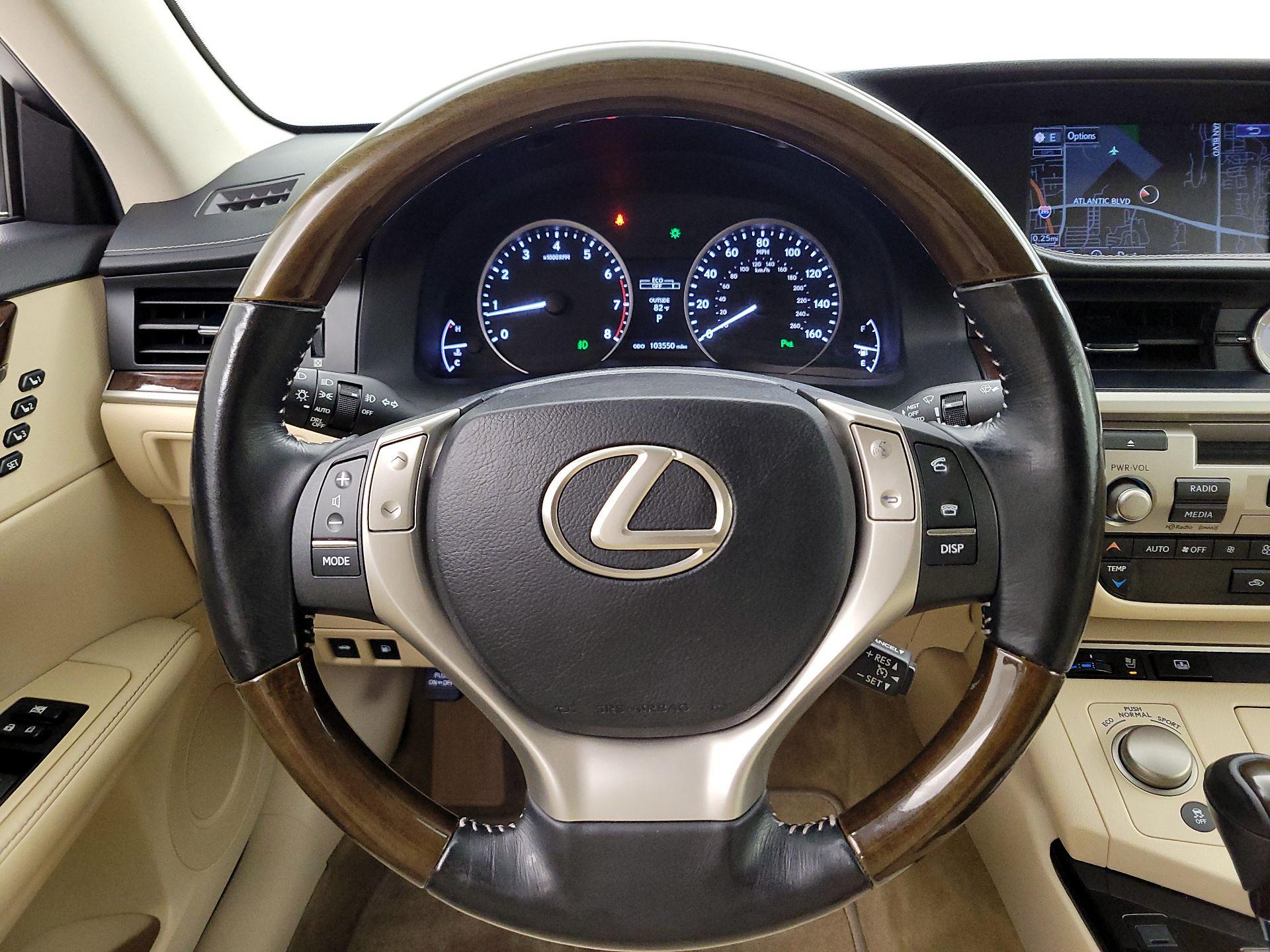 Thumbnail: 2015 Lexus ES - 10