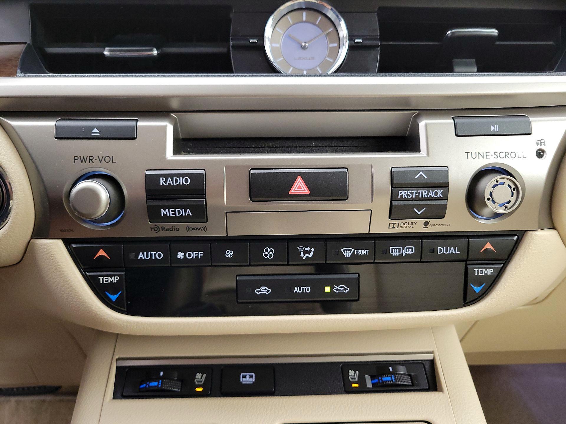 Thumbnail: 2015 Lexus ES - 17