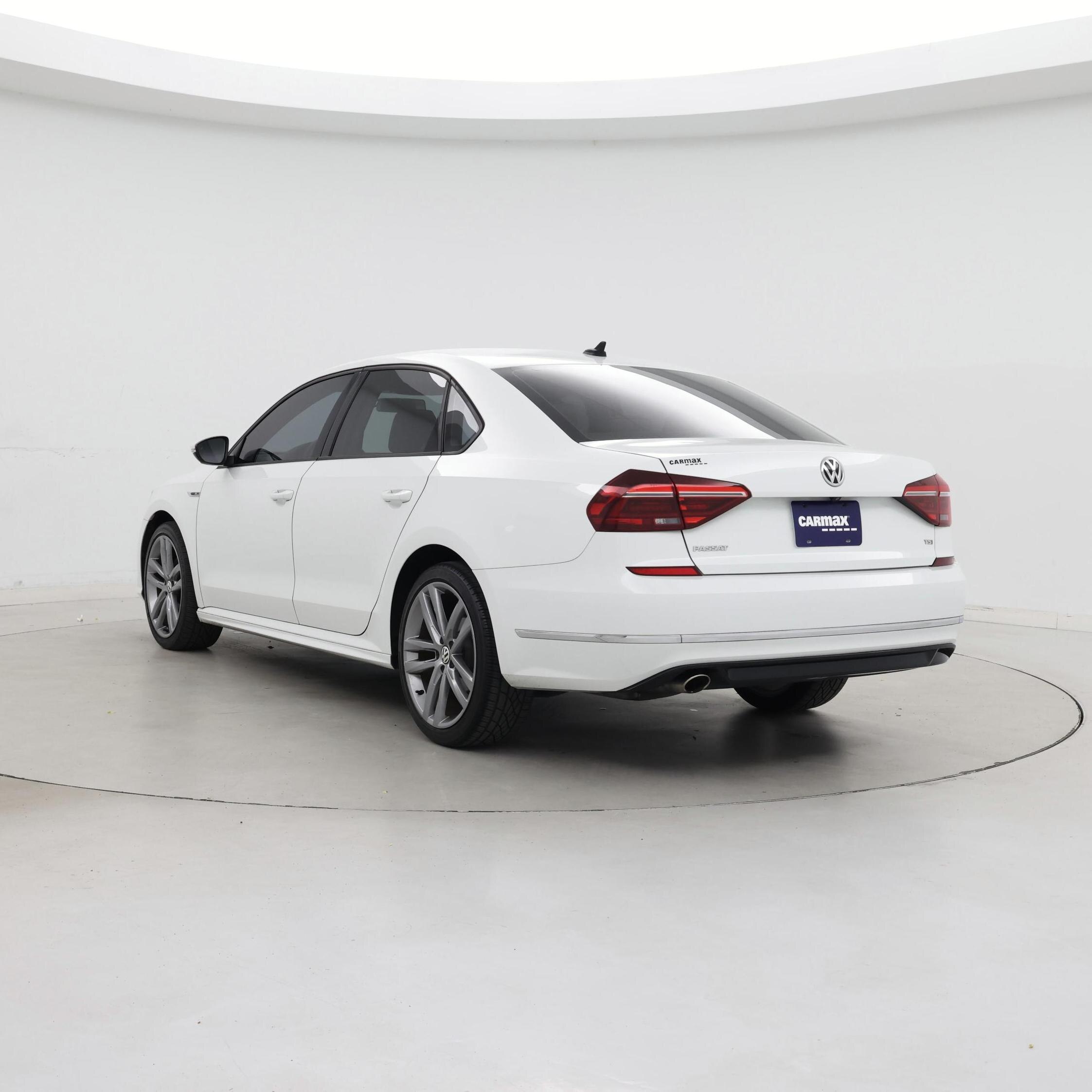 Thumbnail: 2018 Volkswagen Passat - 2