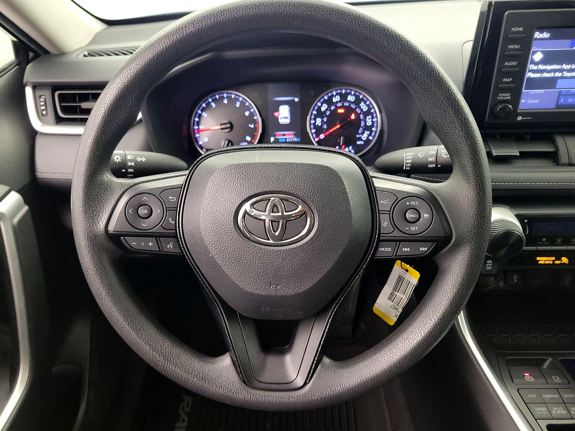 Thumbnail: 2021 Toyota RAV4 - 10