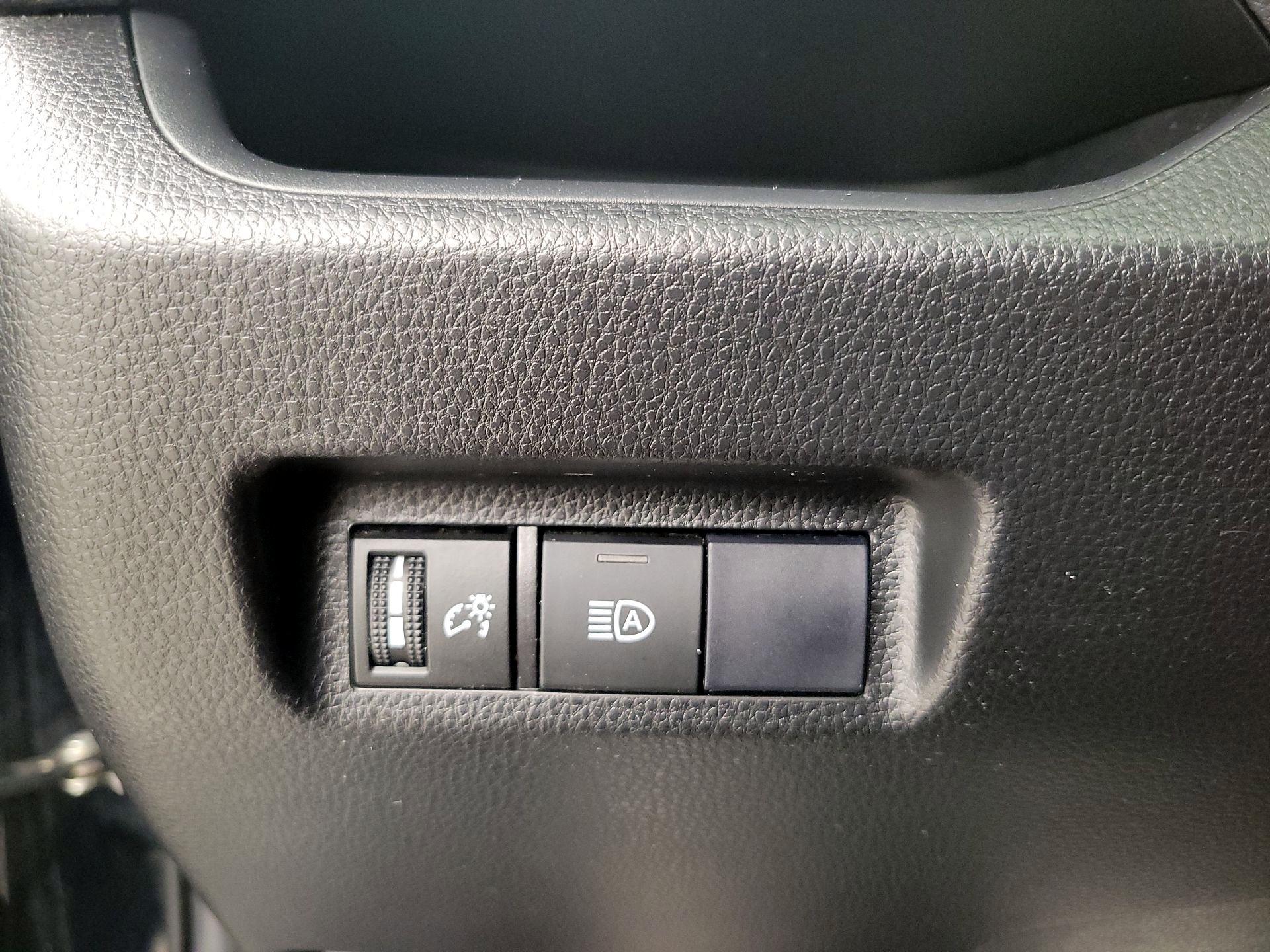 Thumbnail: 2021 Toyota RAV4 - 13