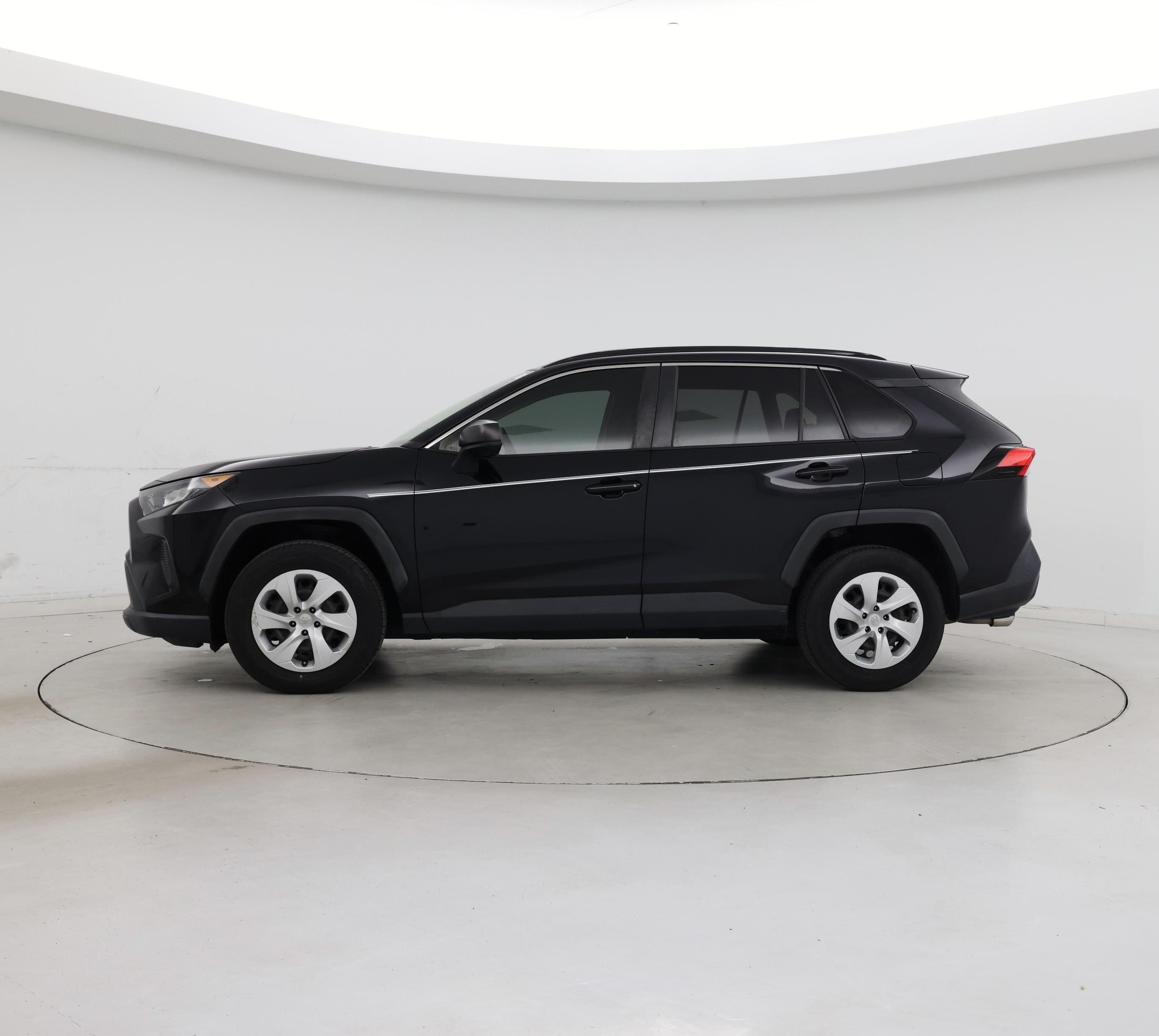 Thumbnail: 2021 Toyota RAV4 - 3