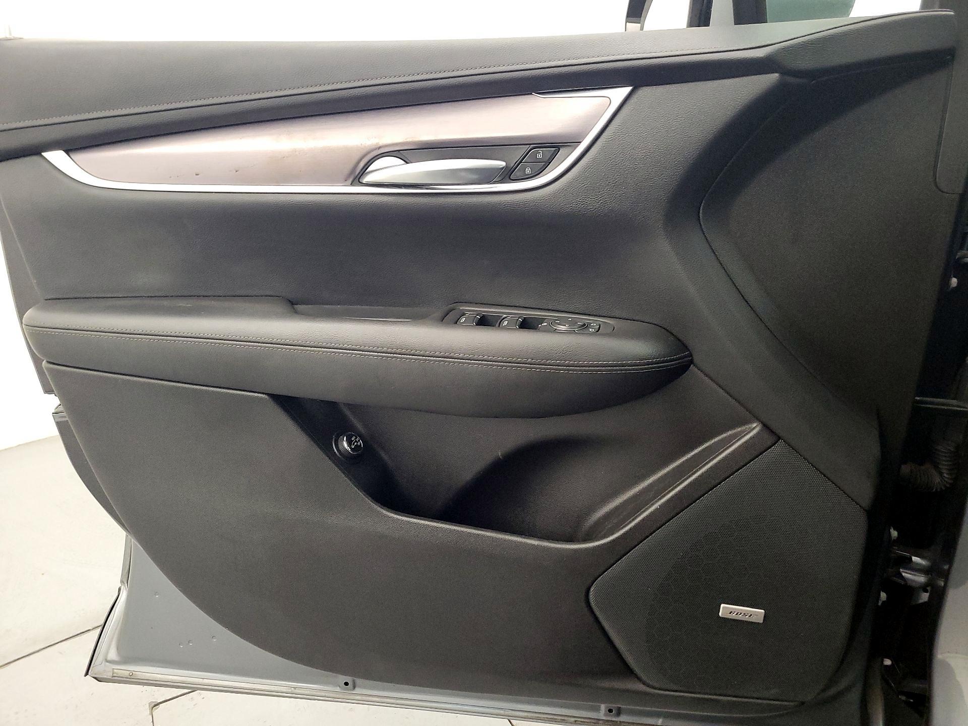 Thumbnail: 2021 Cadillac XT5 - 12