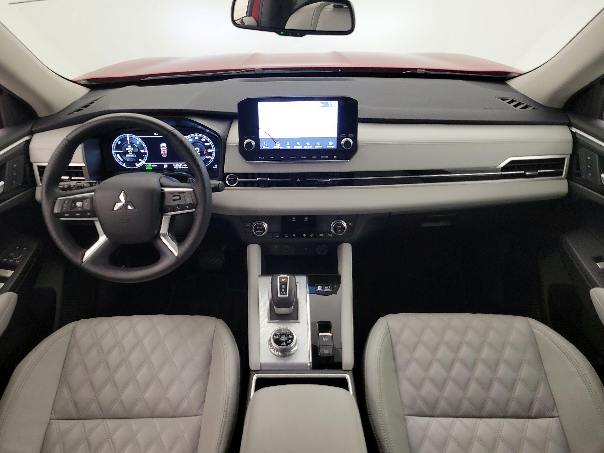Thumbnail: 2023 Mitsubishi Outlander - 9