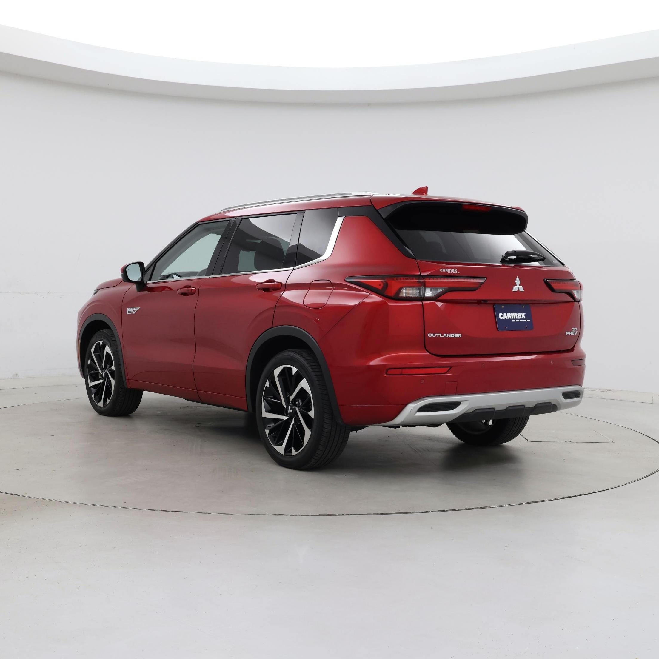 Thumbnail: 2023 Mitsubishi Outlander - 2