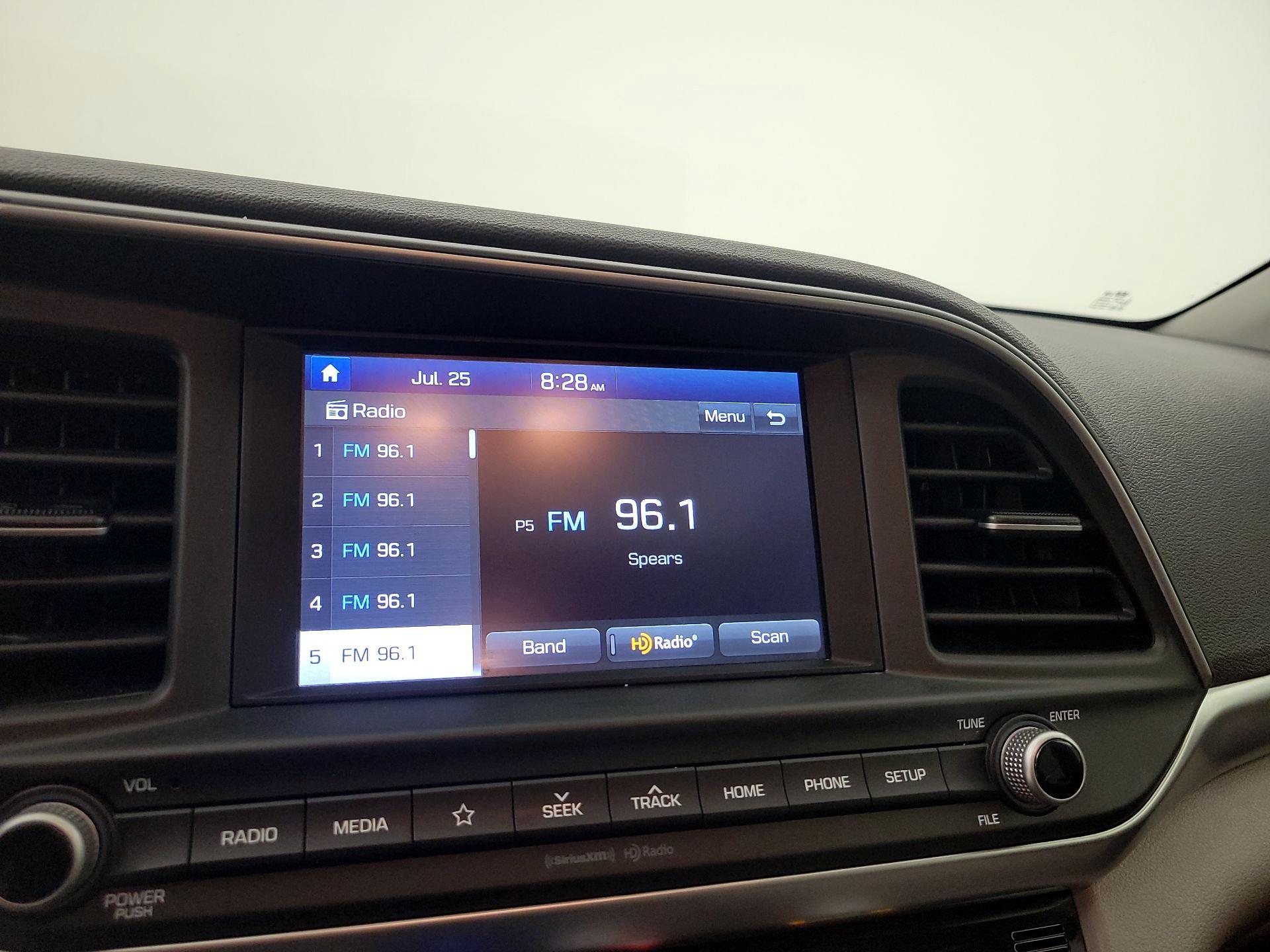 Thumbnail: 2020 Hyundai Elantra - 15