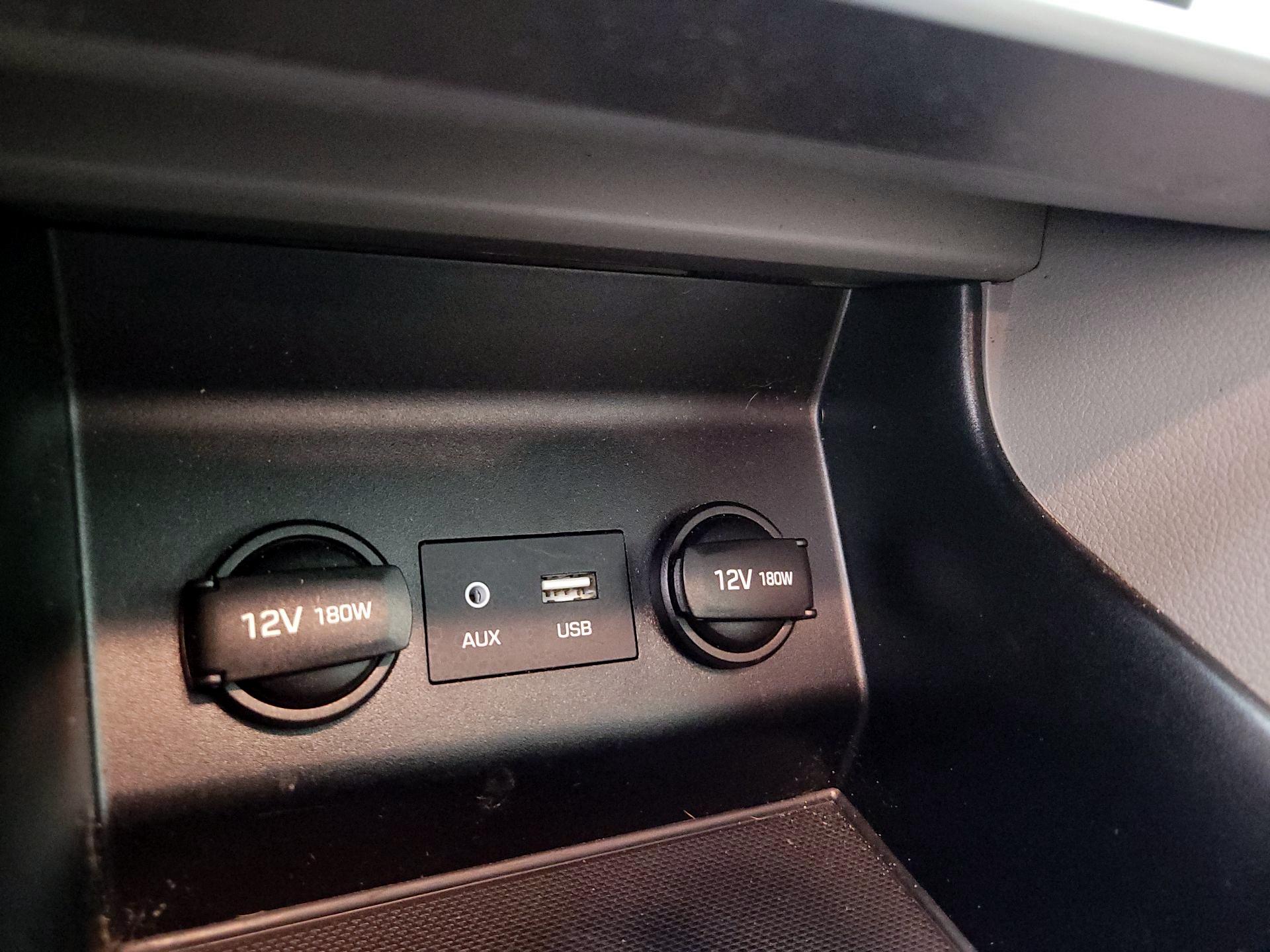 Thumbnail: 2020 Hyundai Elantra - 18