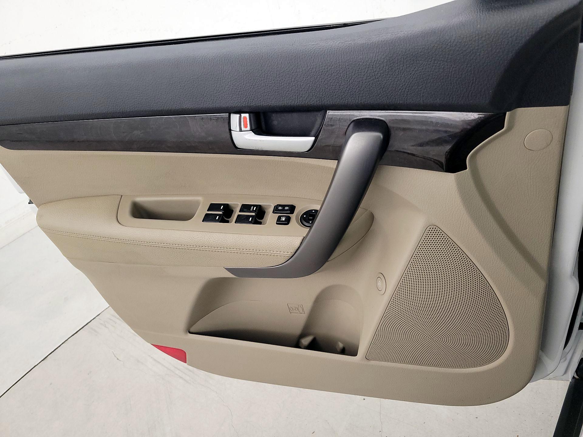 Thumbnail: 2015 Kia Sorento - 12
