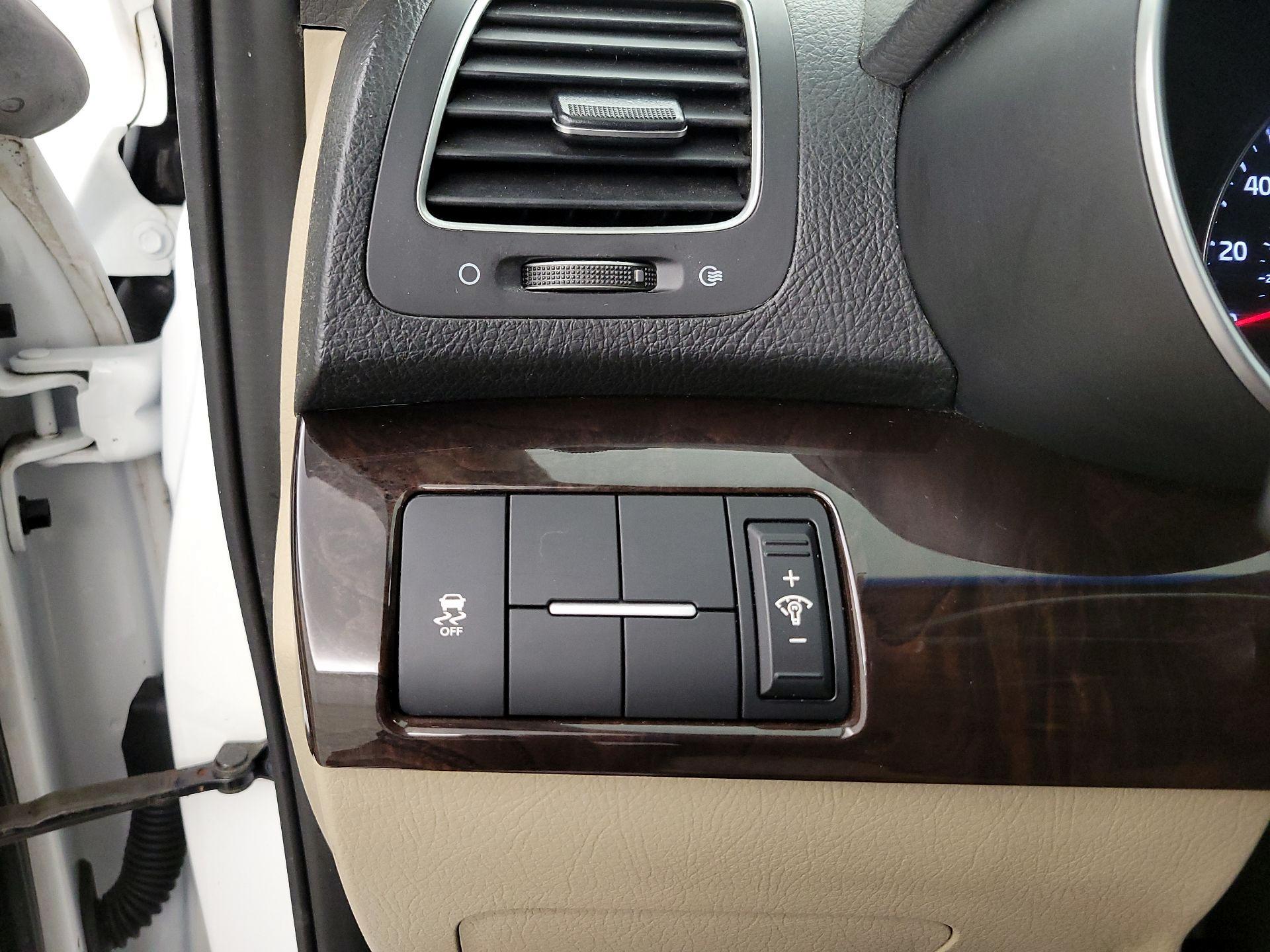 Thumbnail: 2015 Kia Sorento - 13