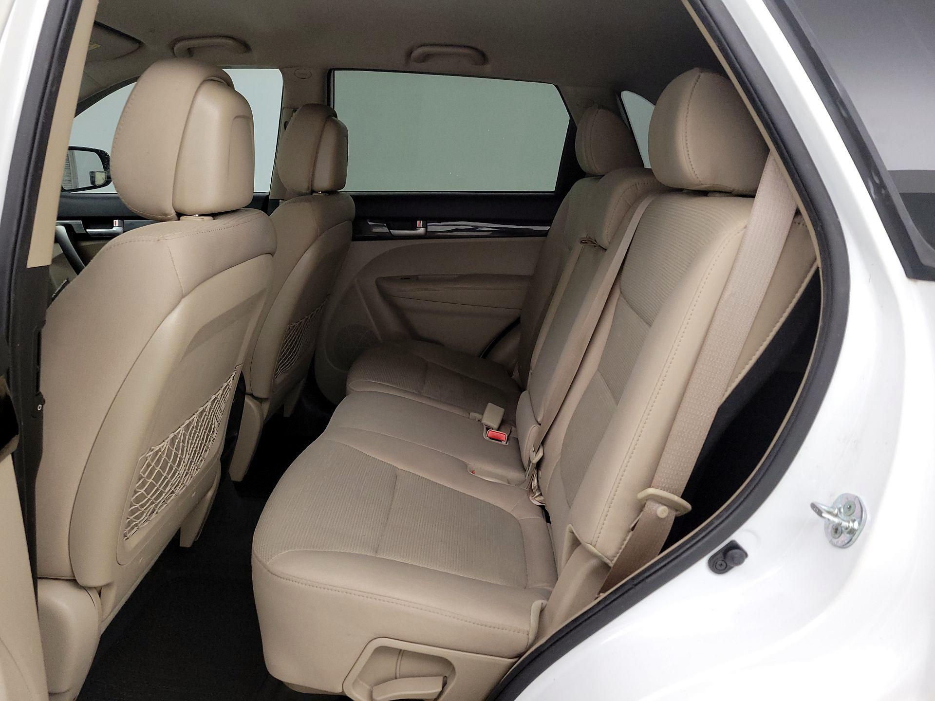Thumbnail: 2015 Kia Sorento - 18