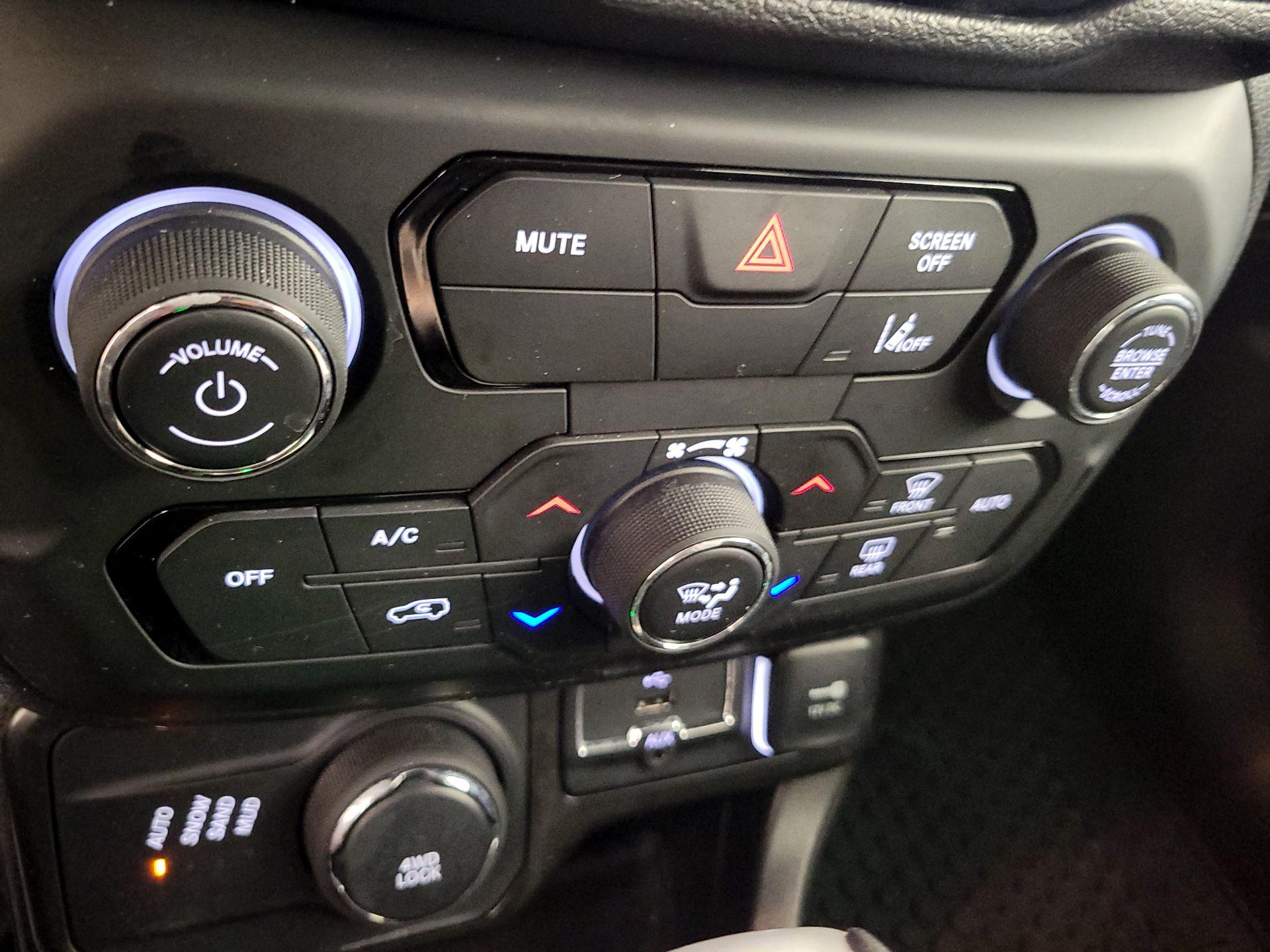 Thumbnail: 2022 Jeep Renegade - 17