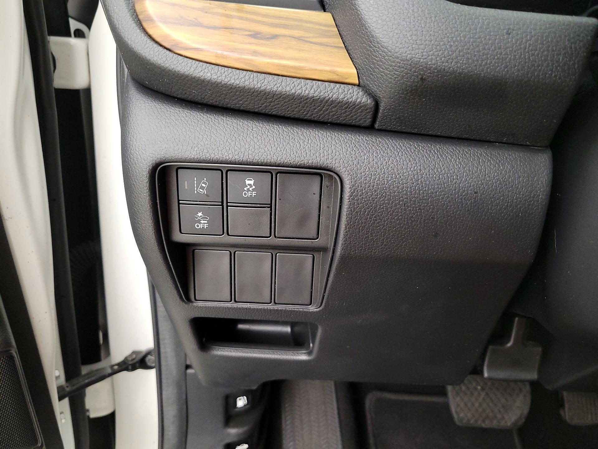 Thumbnail: 2018 Honda CR-V - 13