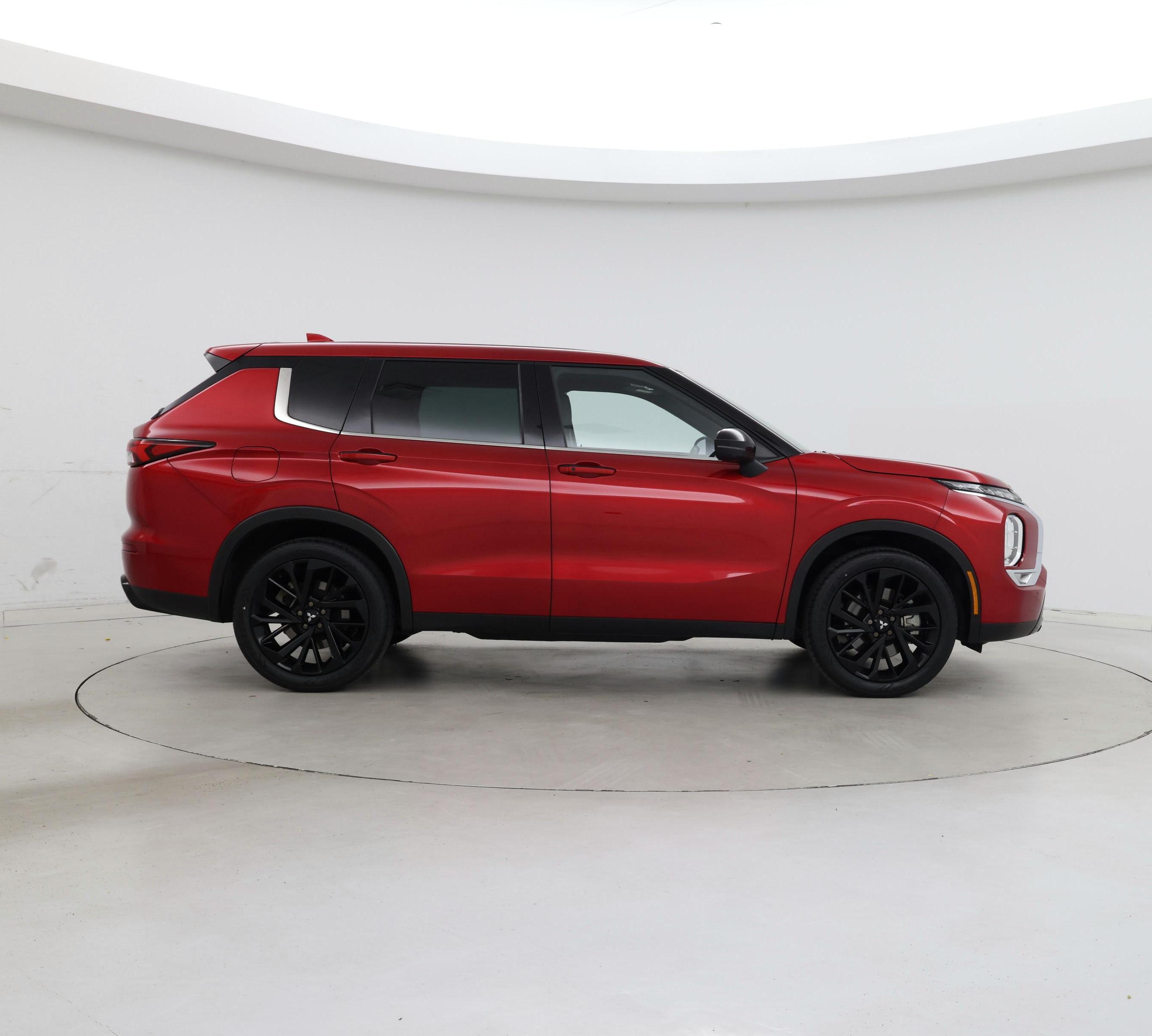 Thumbnail: 2023 Mitsubishi Outlander - 7