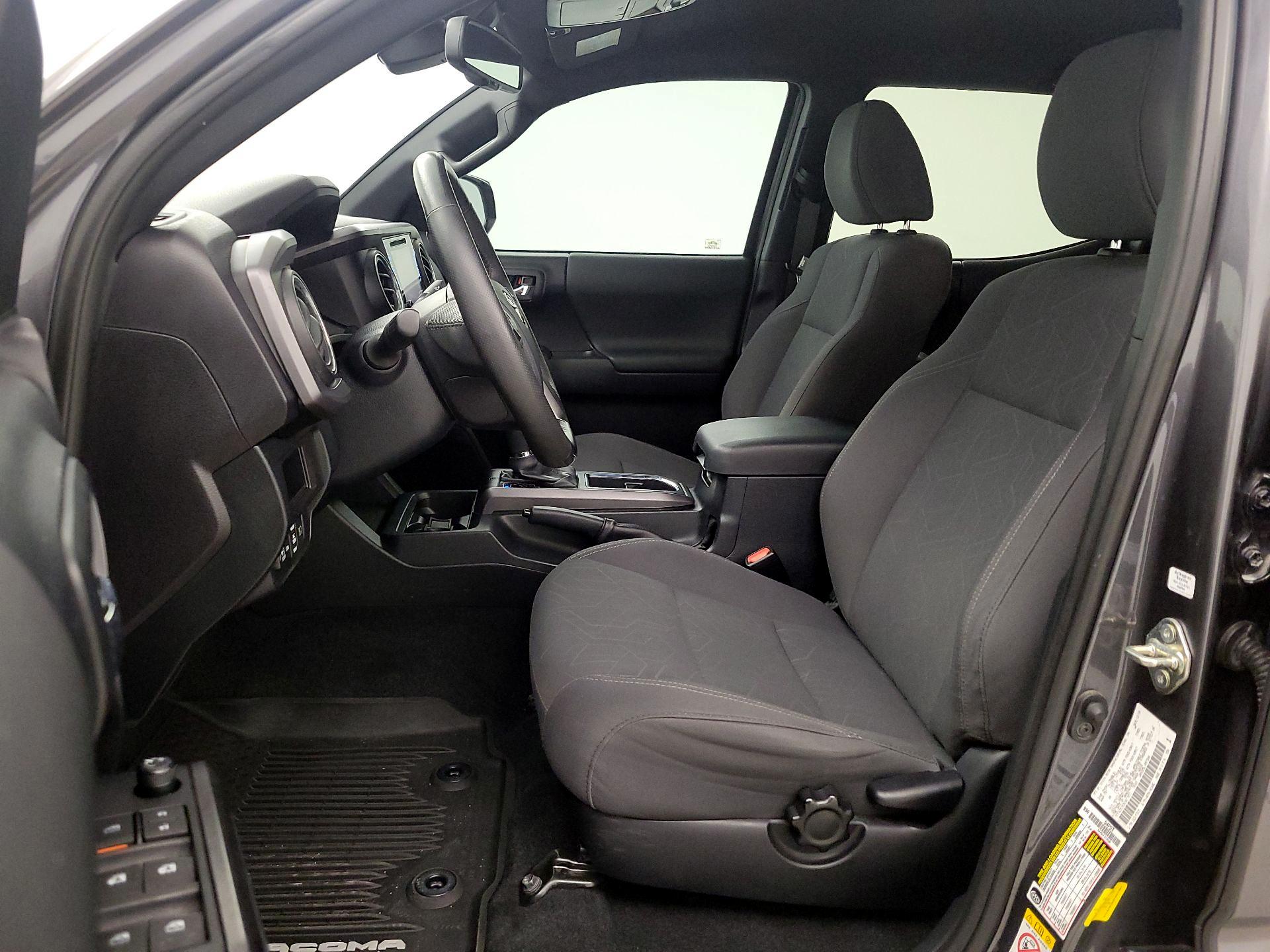 Thumbnail: 2019 Toyota Tacoma - 11
