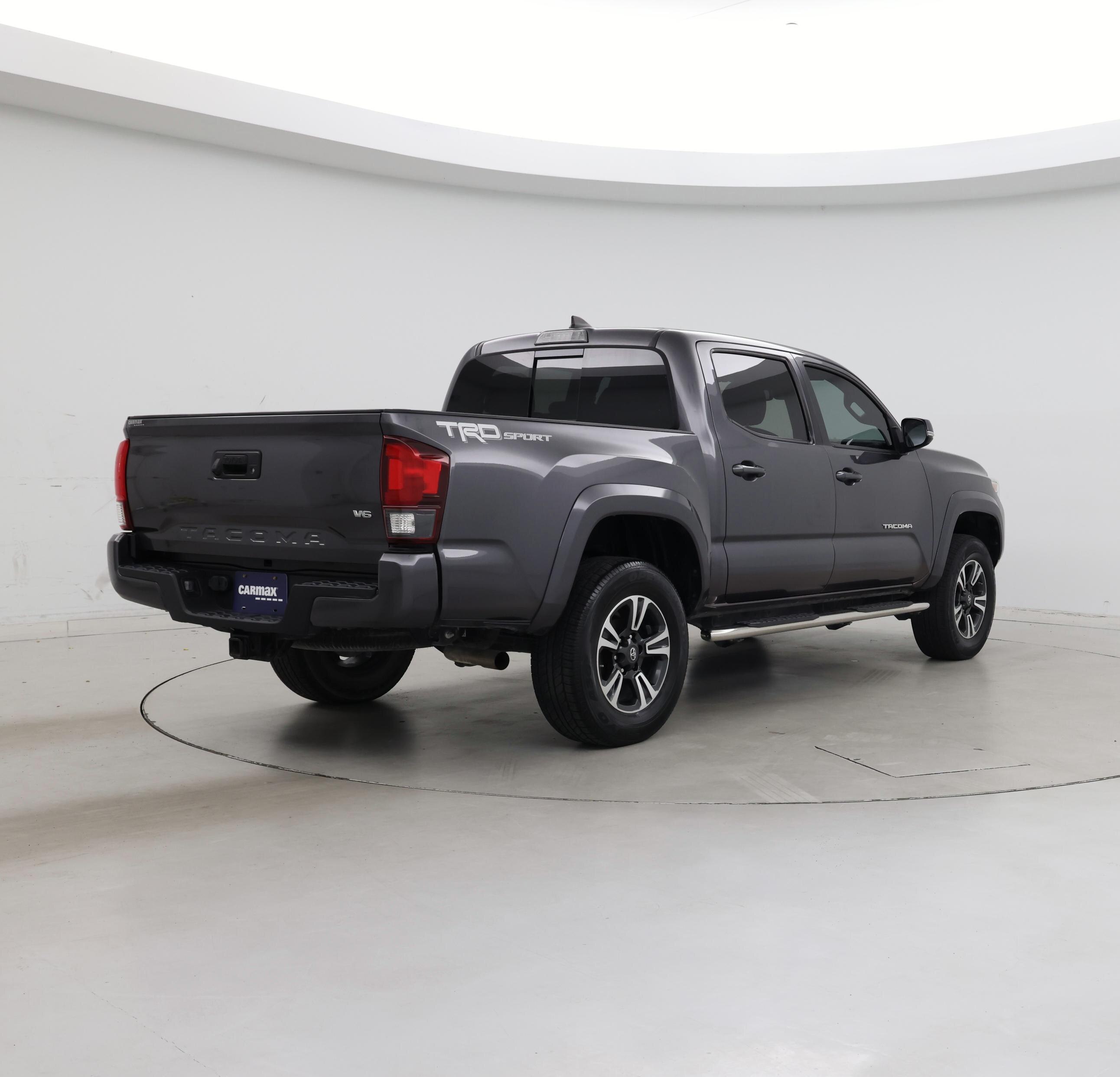 Thumbnail: 2019 Toyota Tacoma - 8