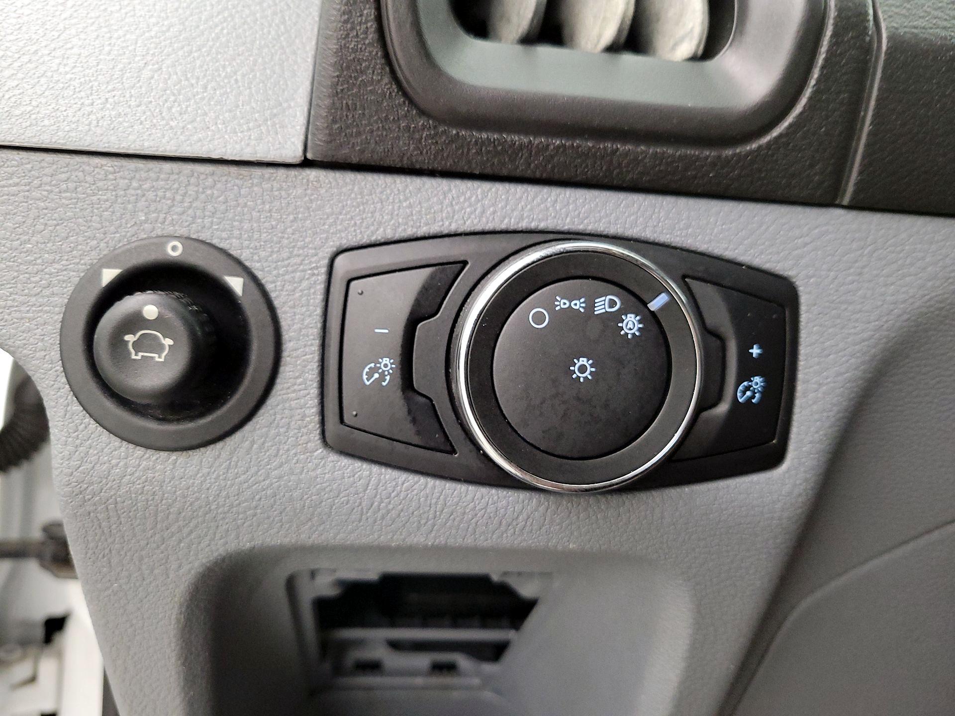 Thumbnail: 2018 Ford Transit Series - 13