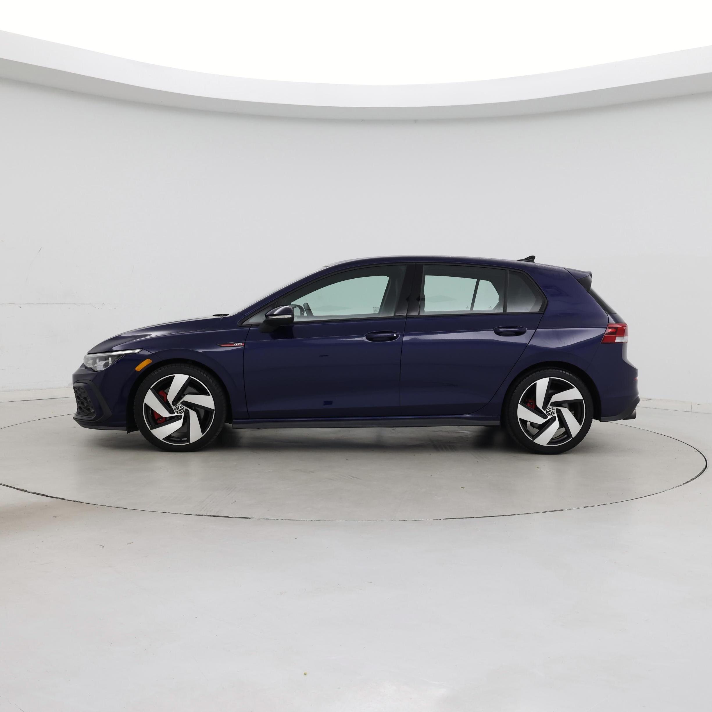 Thumbnail: 2023 Volkswagen Golf - 3