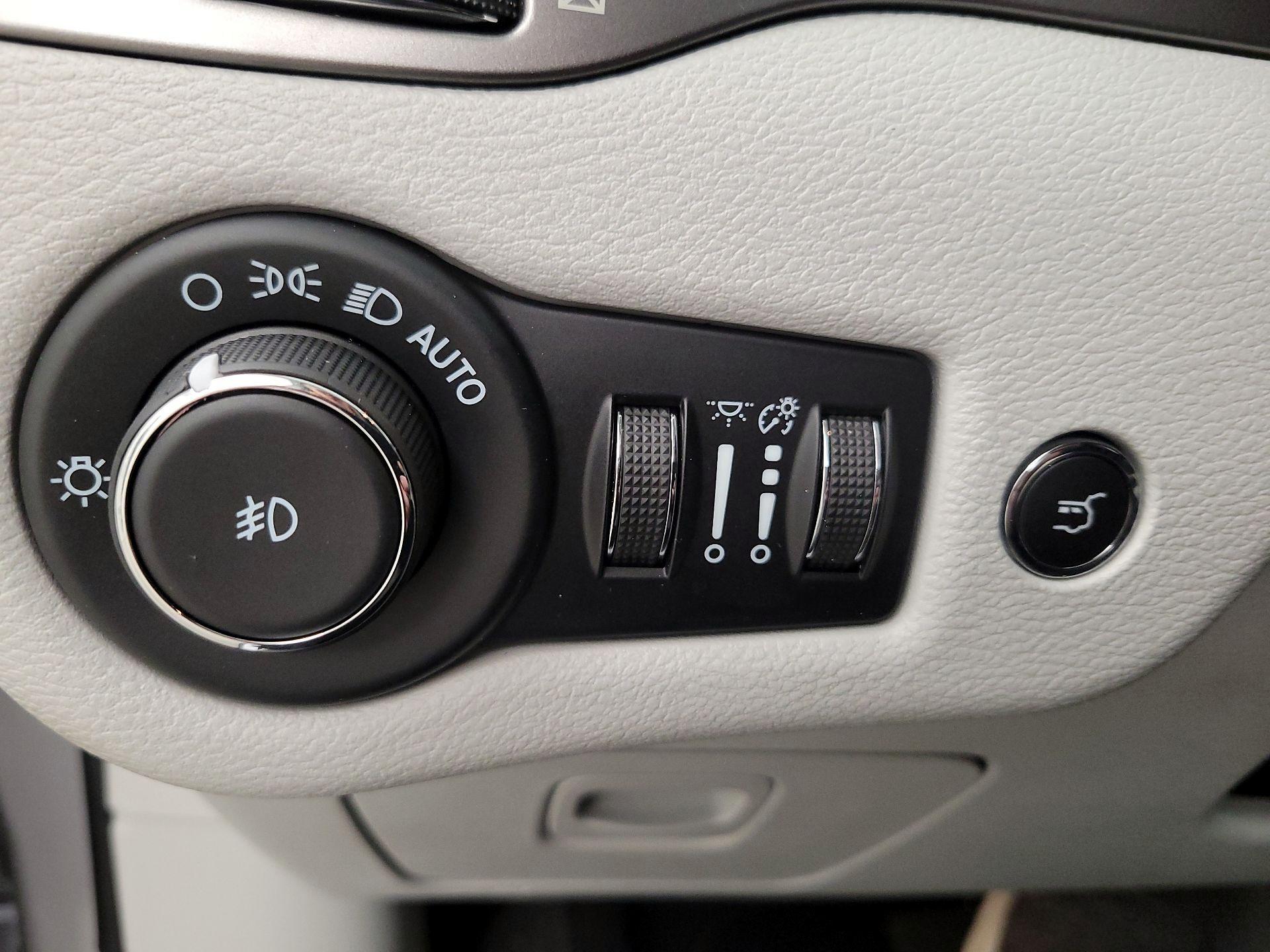 Thumbnail: 2022 Jeep Cherokee - 13