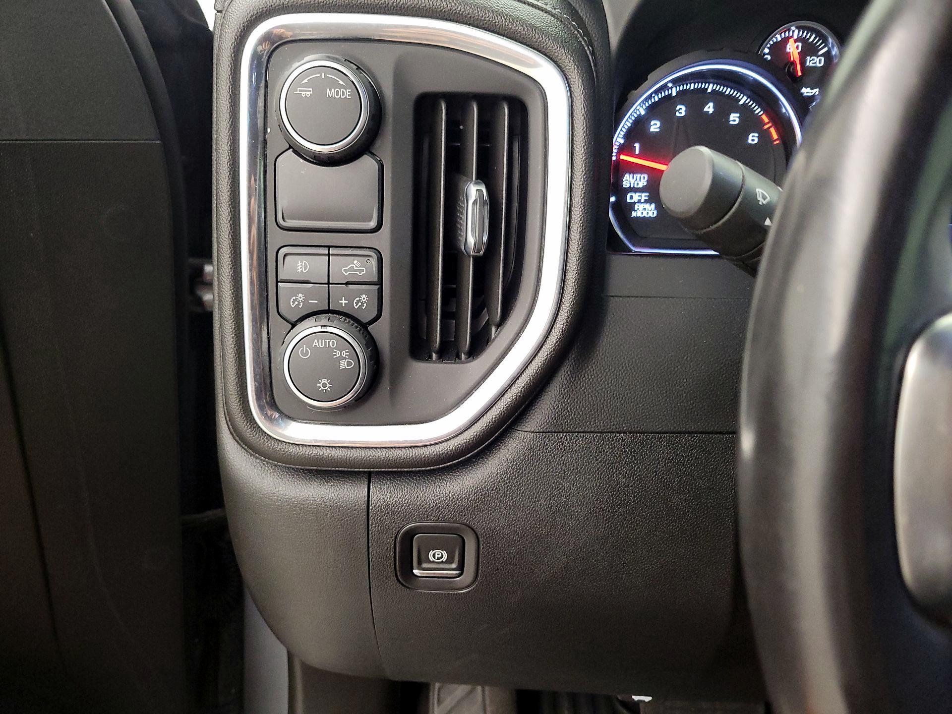 Thumbnail: 2020 Chevrolet Silverado 1500 - 13
