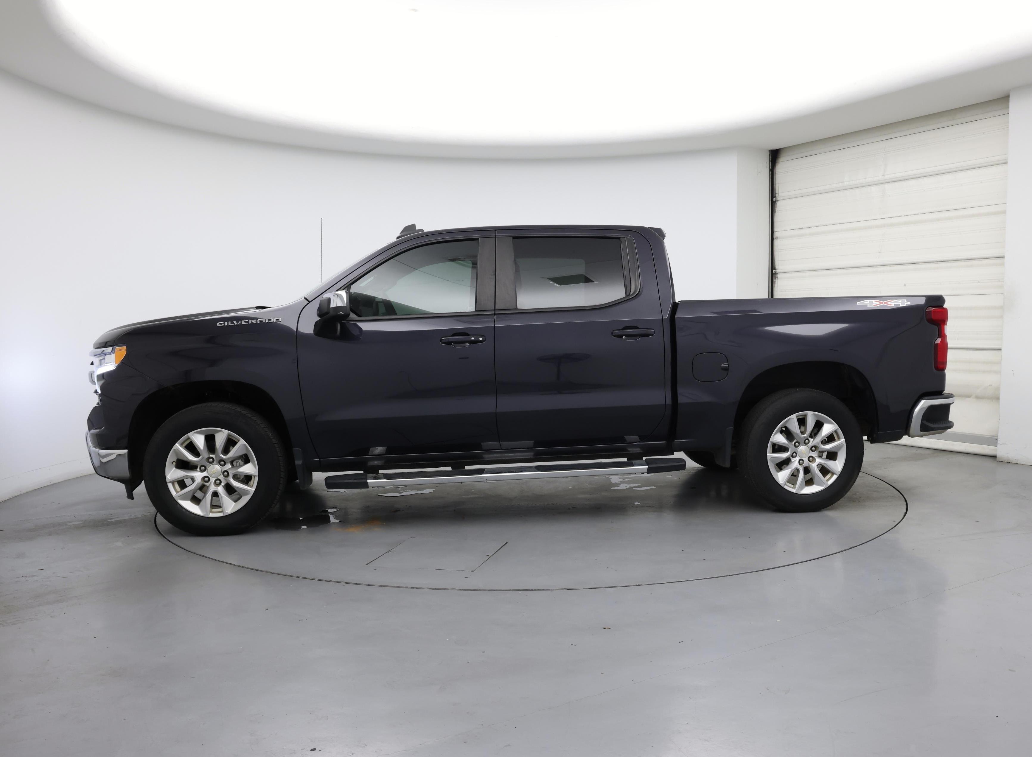 Thumbnail: 2023 Chevrolet Silverado 1500 - 3