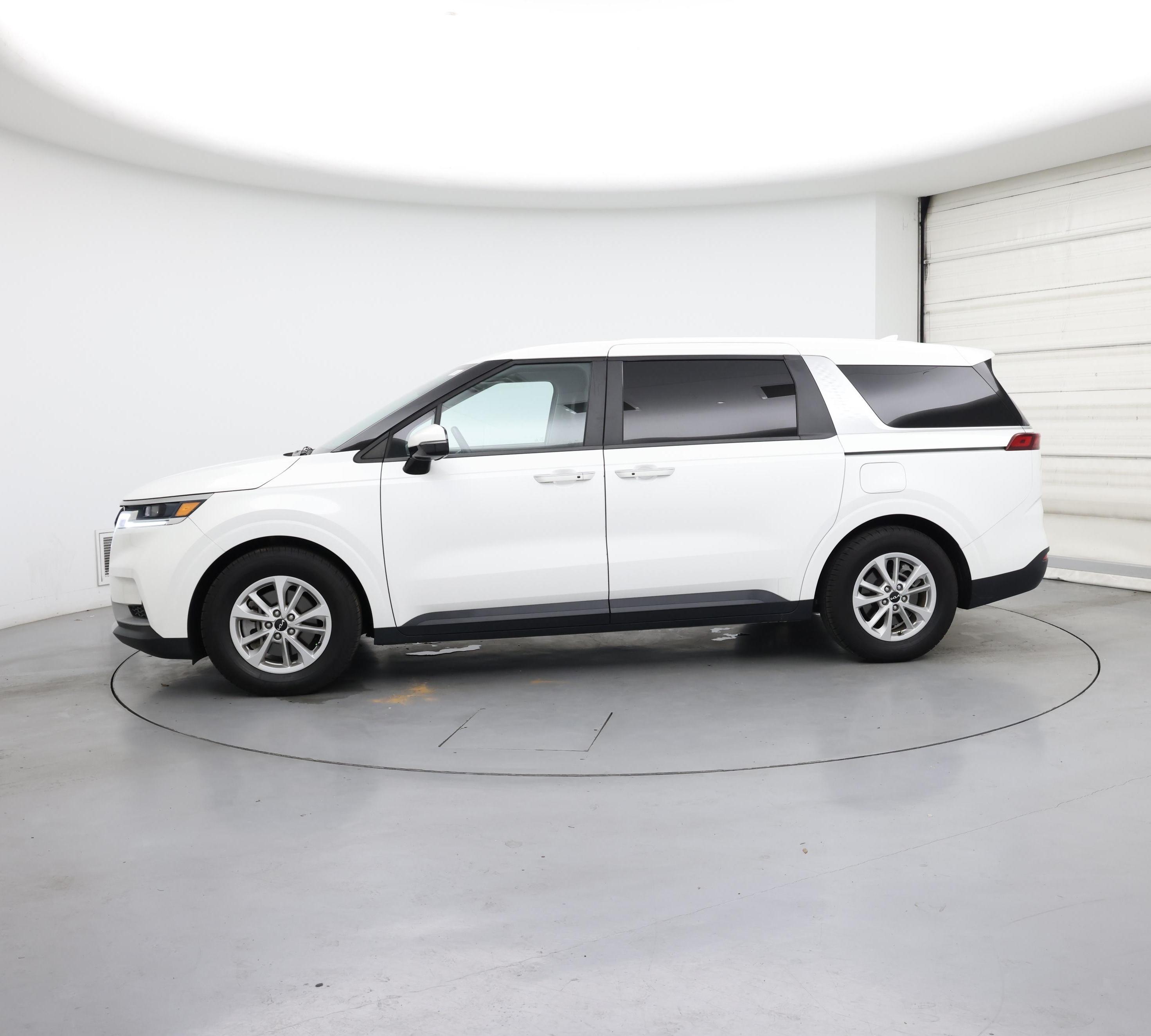 Thumbnail: 2022 Kia Carnival - 3