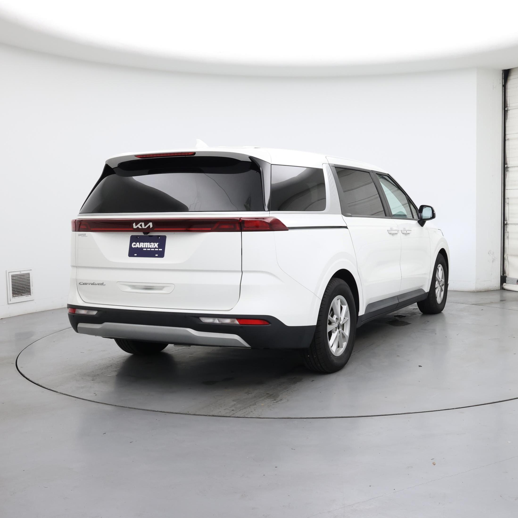 Thumbnail: 2022 Kia Carnival - 8