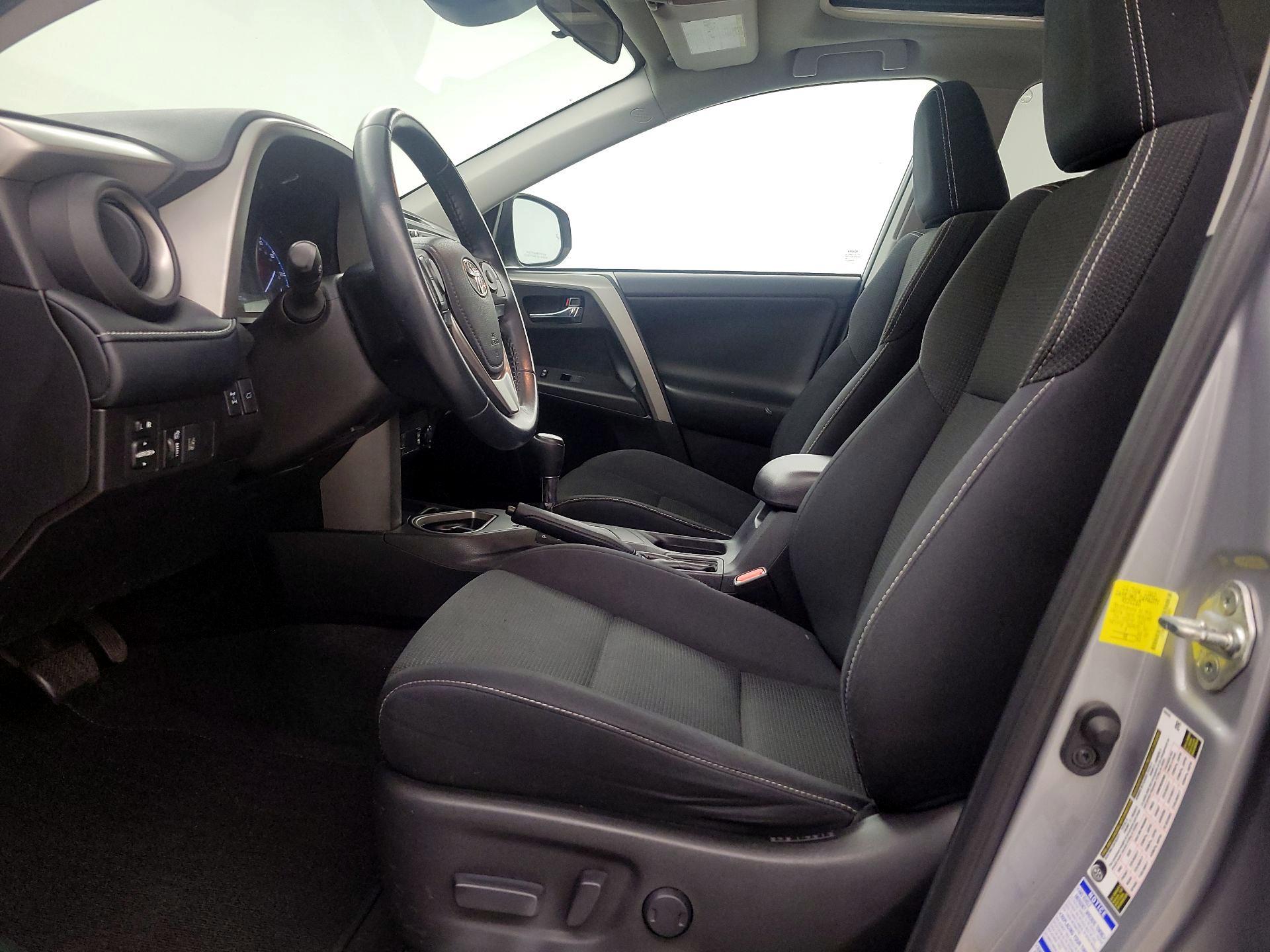 Thumbnail: 2018 Toyota RAV4 - 11
