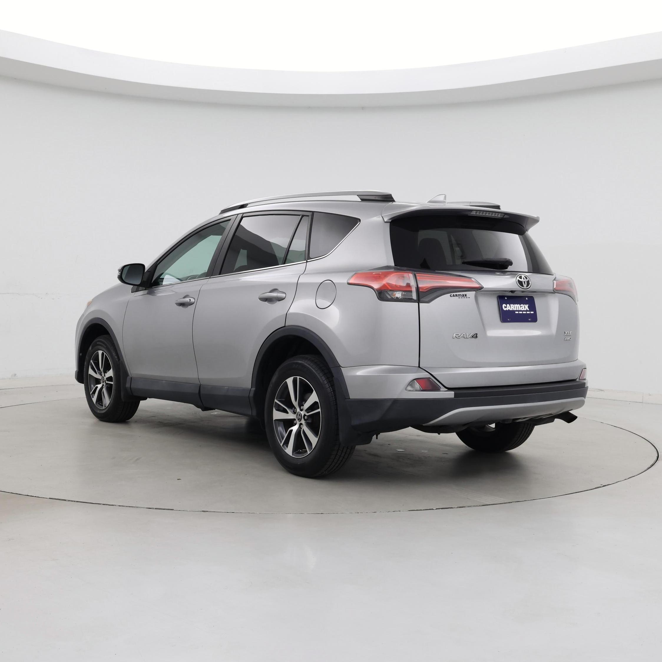 Thumbnail: 2018 Toyota RAV4 - 2