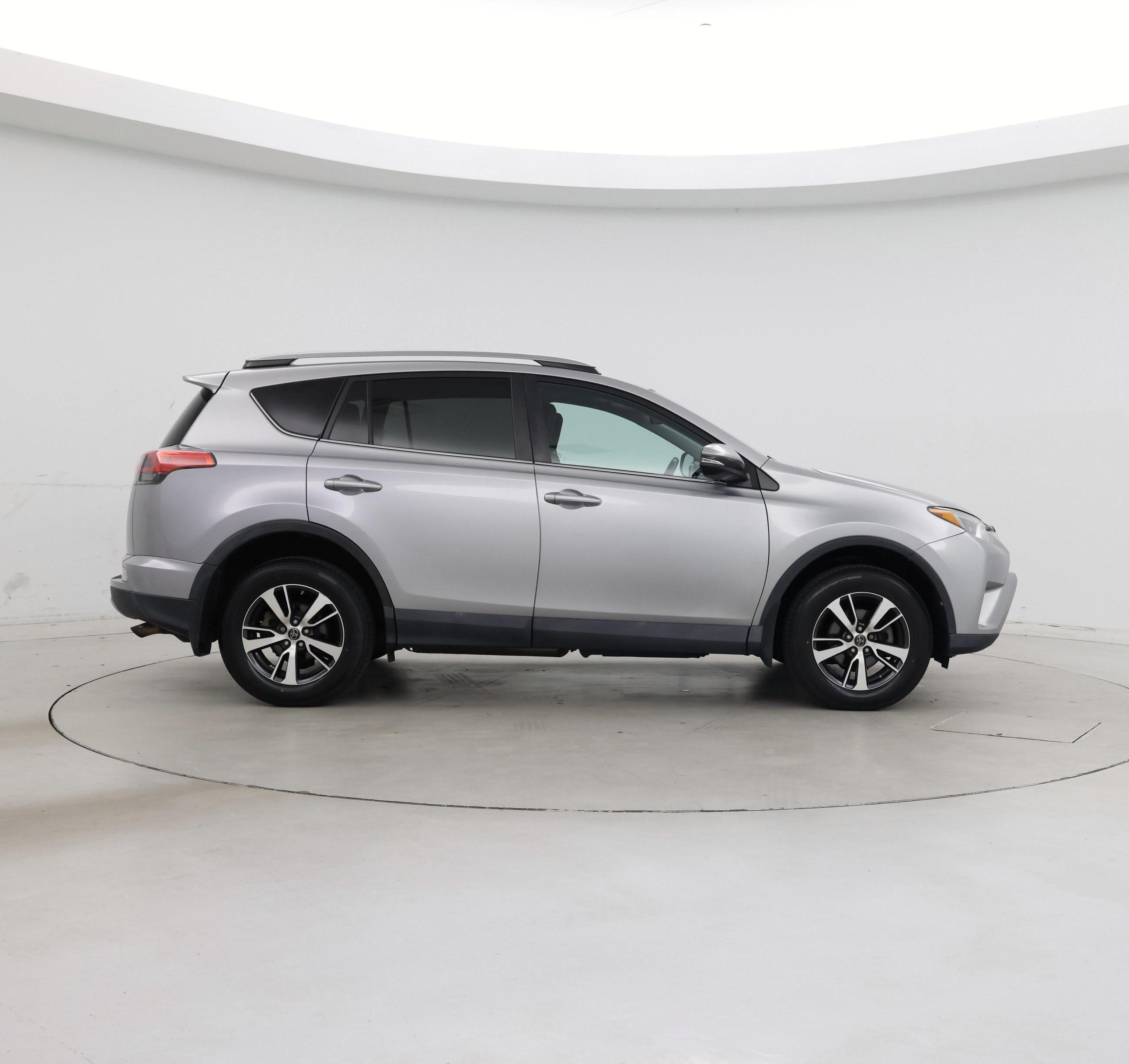 Thumbnail: 2018 Toyota RAV4 - 7