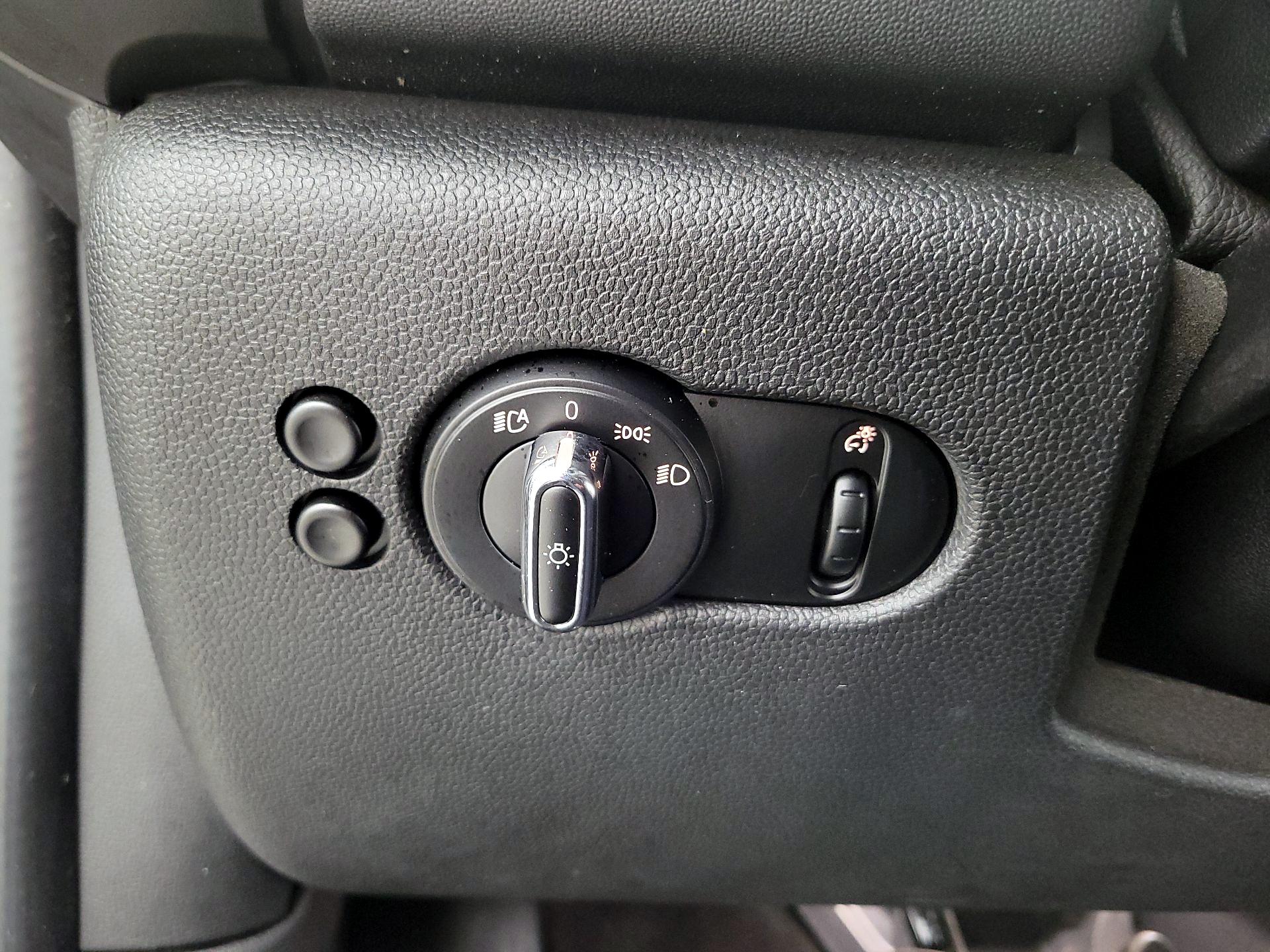Thumbnail: 2019 MINI Cooper Hardtop - 13
