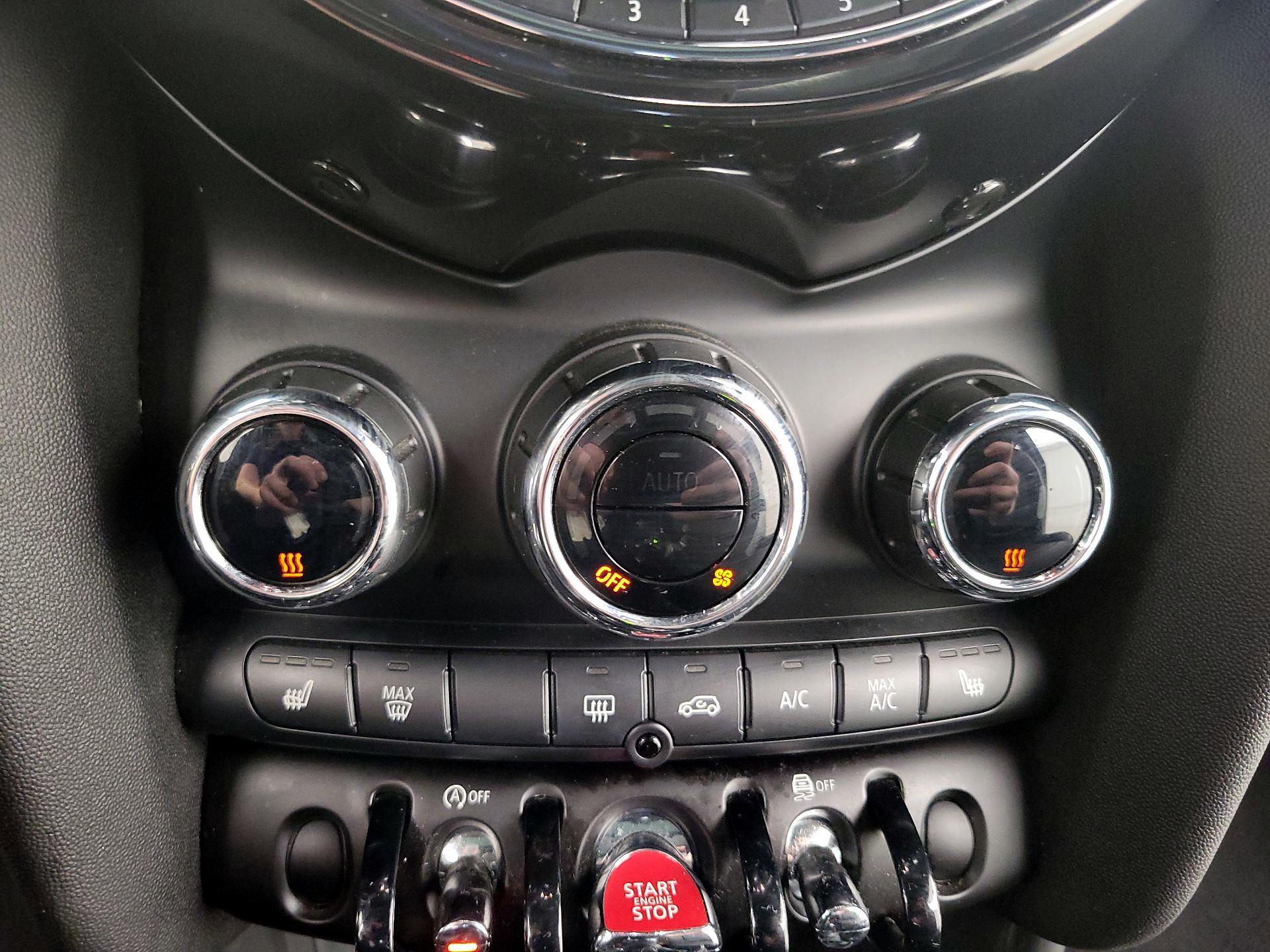 Thumbnail: 2019 MINI Cooper Hardtop - 16