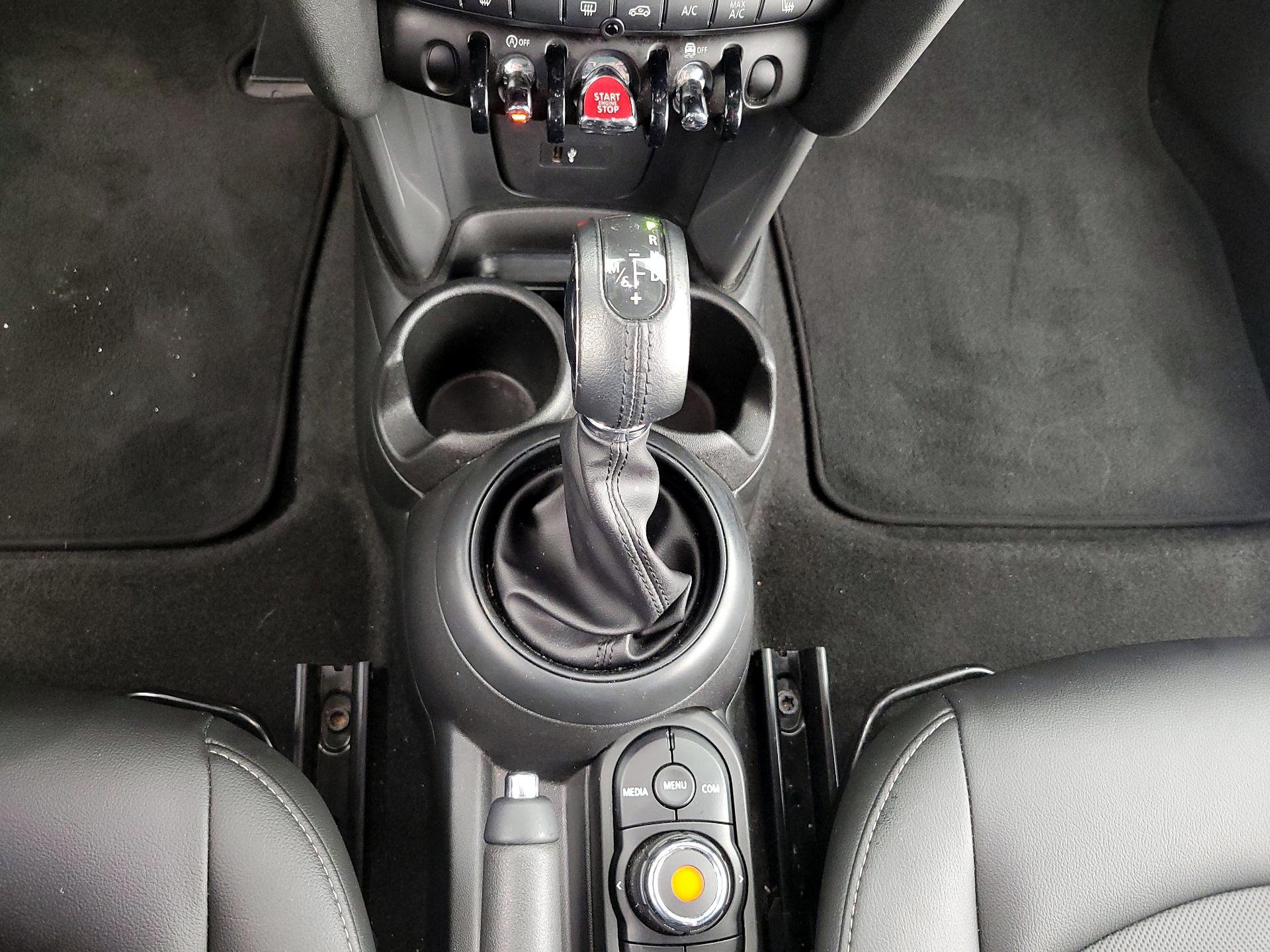 Thumbnail: 2019 MINI Cooper Hardtop - 17