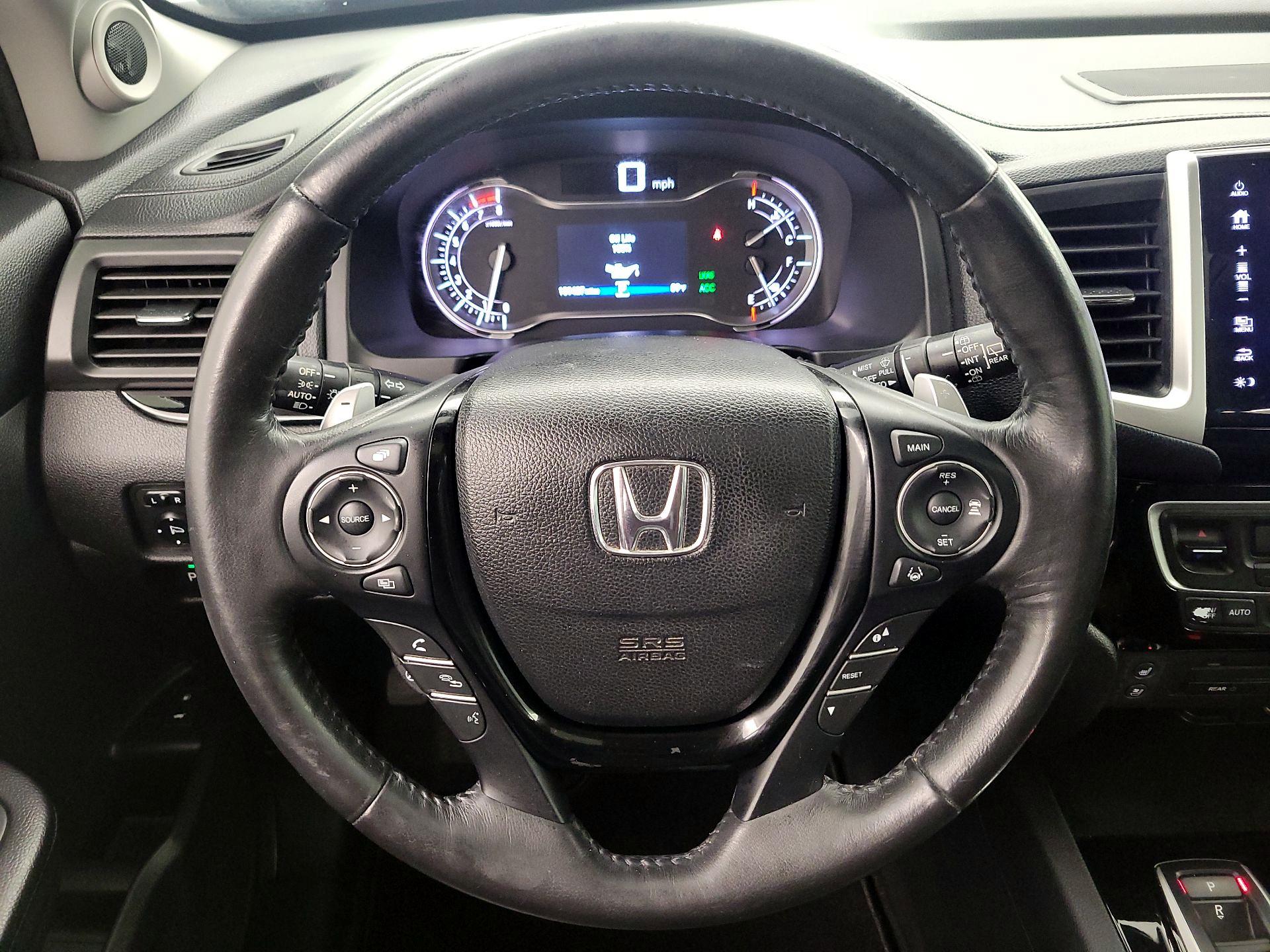 Thumbnail: 2017 Honda Pilot - 10