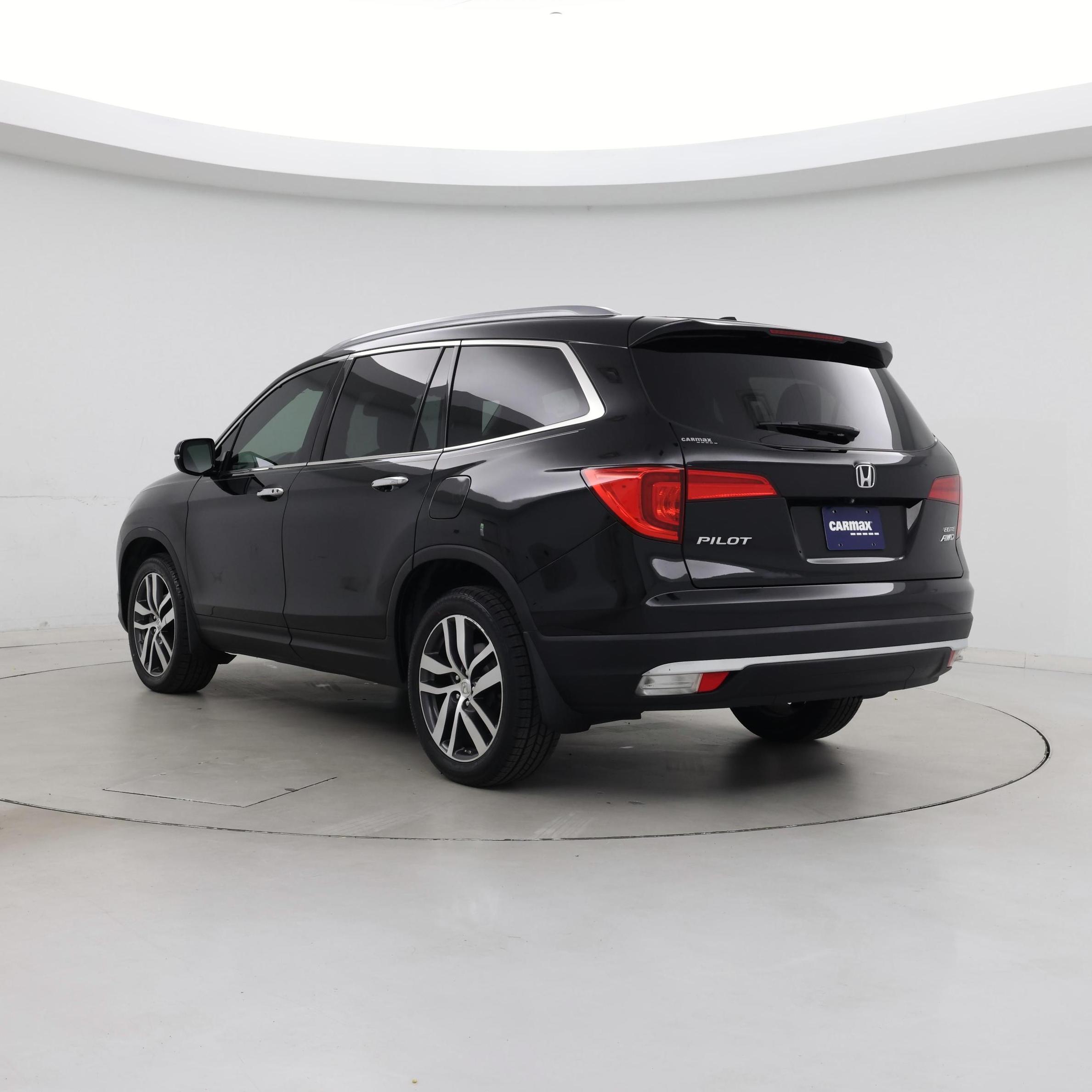 Thumbnail: 2017 Honda Pilot - 2