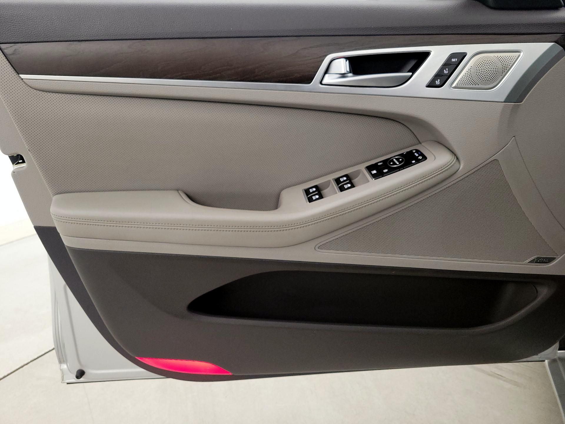 Thumbnail: 2019 Genesis G80 - 12