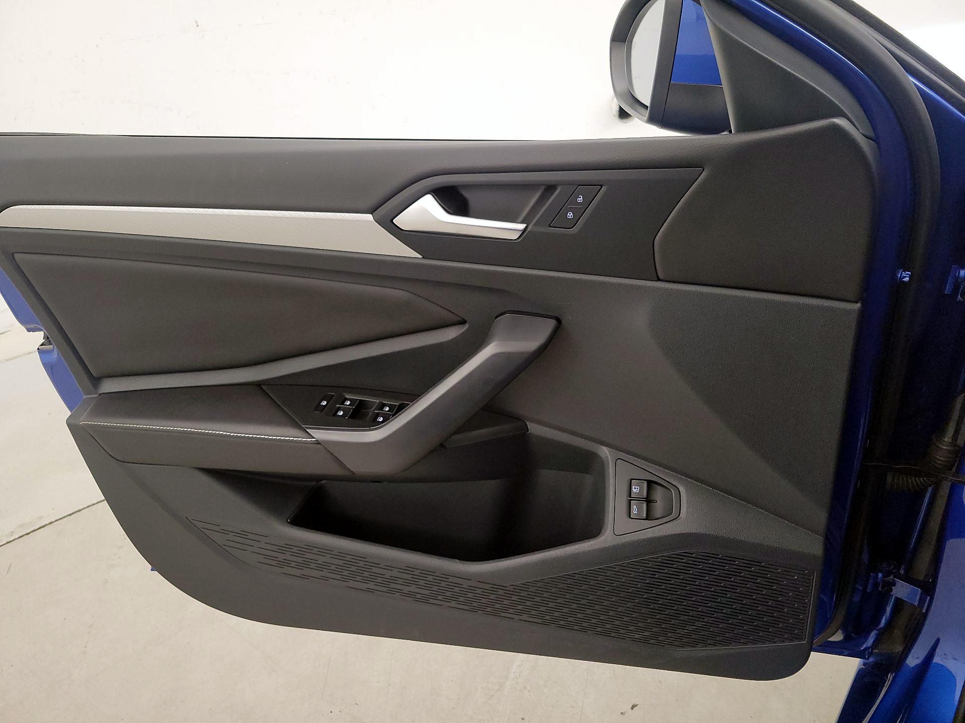 Thumbnail: 2023 Volkswagen Jetta - 12