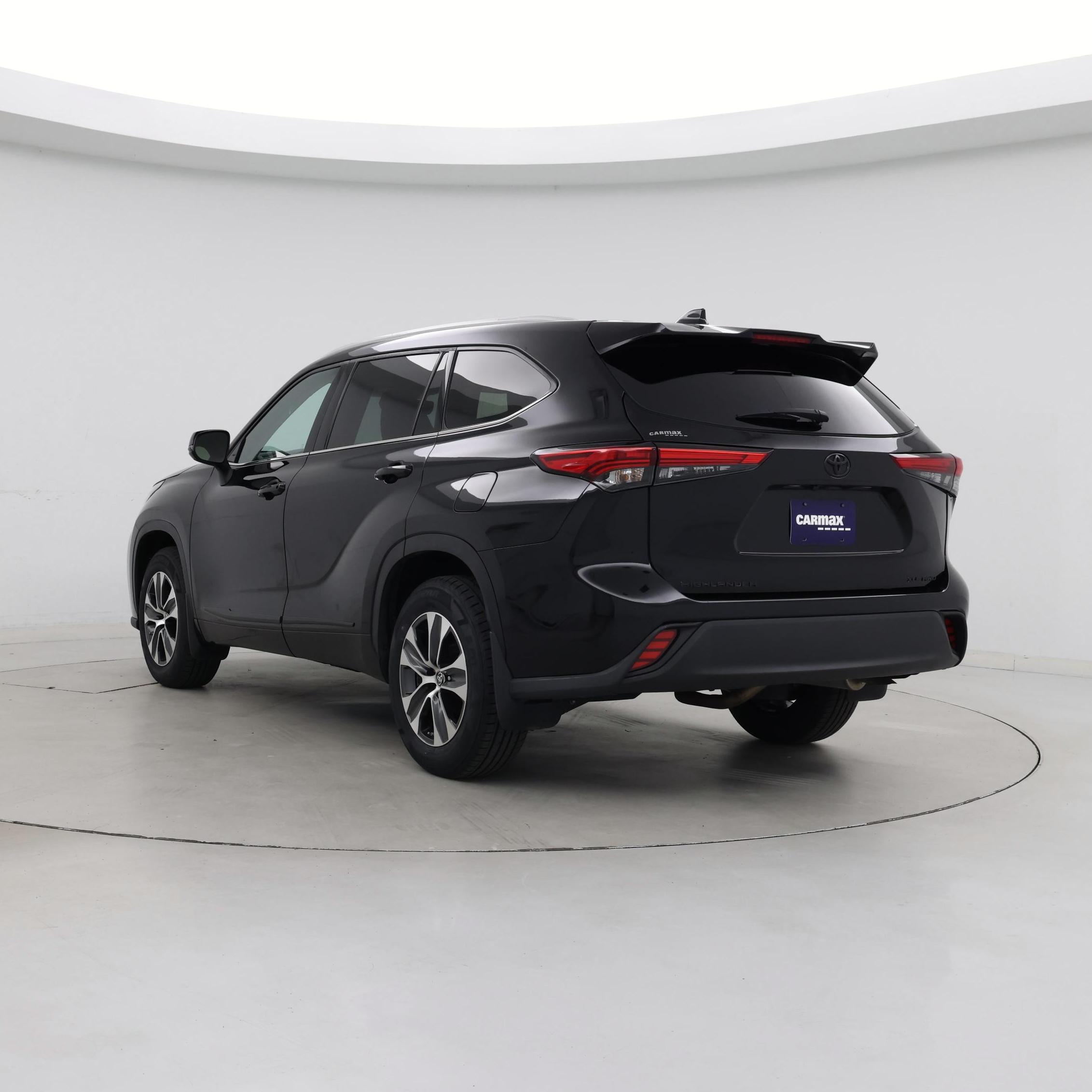 Thumbnail: 2022 Toyota Highlander - 2