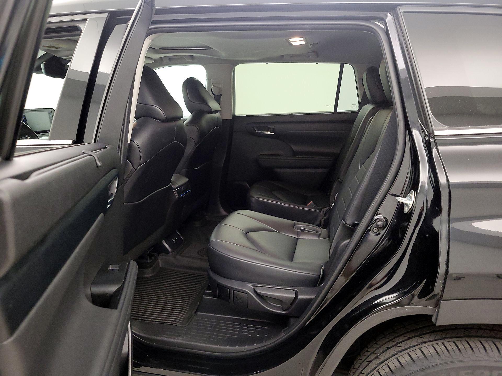 Thumbnail: 2022 Toyota Highlander - 20