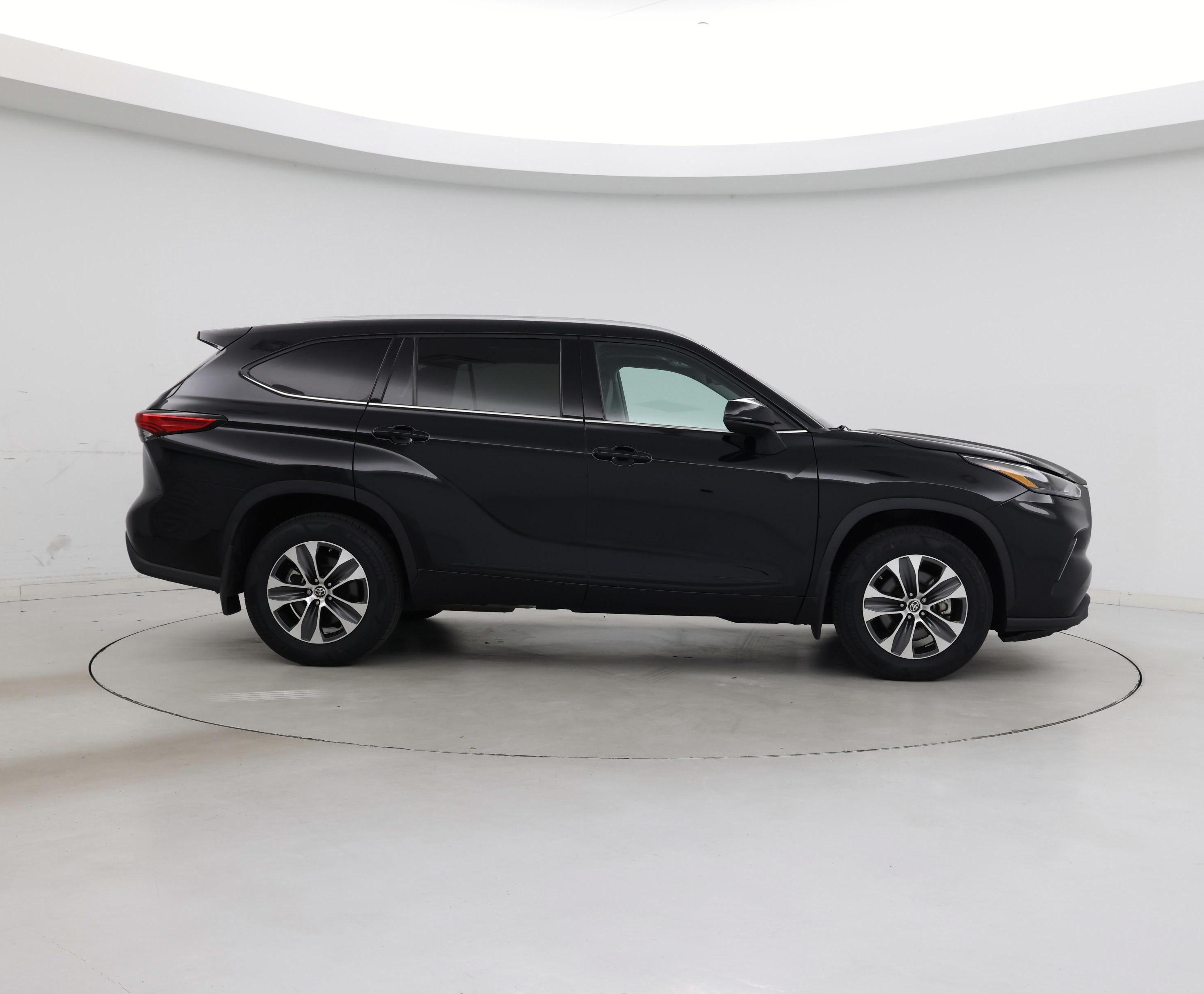 Thumbnail: 2022 Toyota Highlander - 7