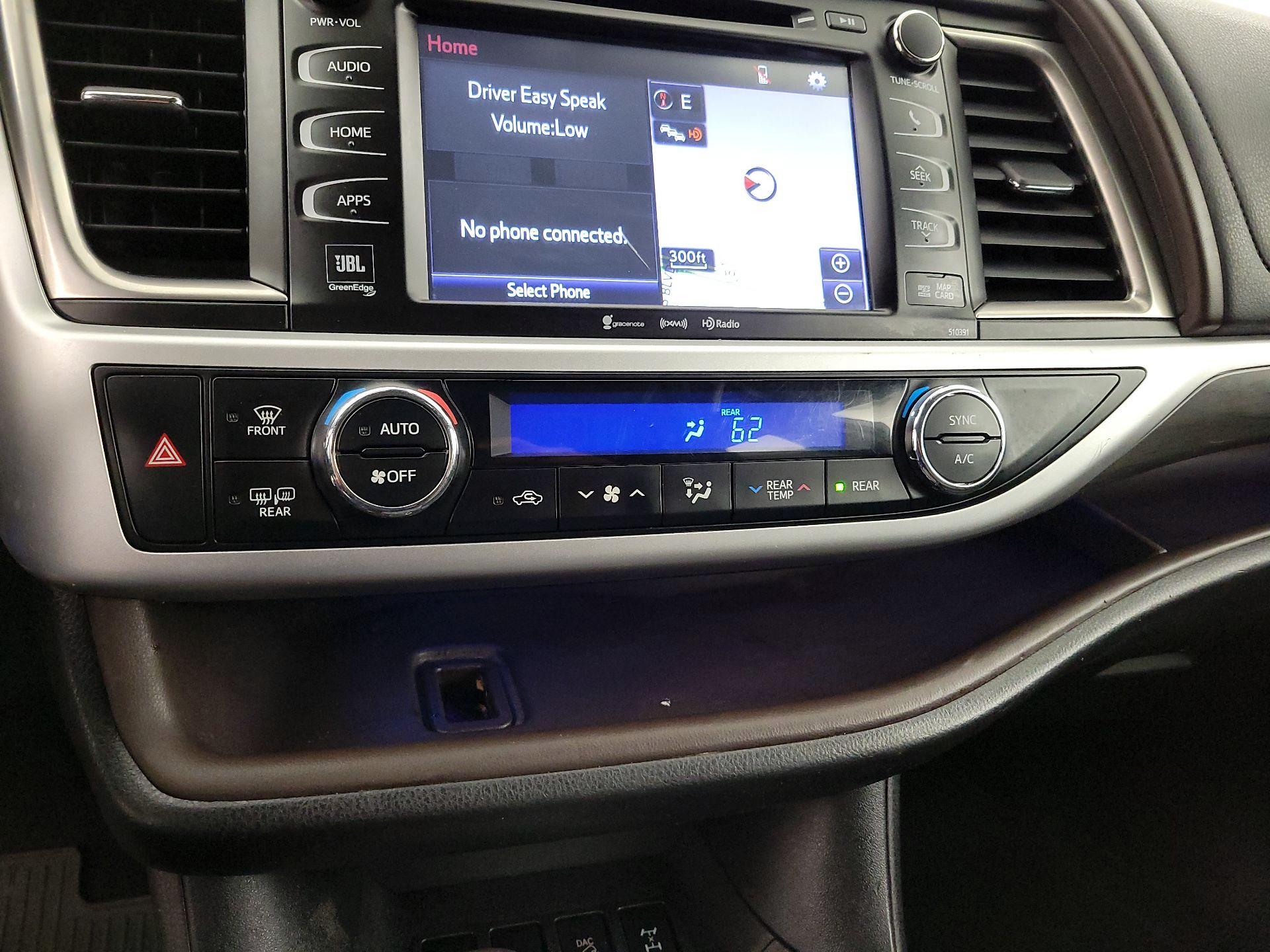 Thumbnail: 2019 Toyota Highlander - 17