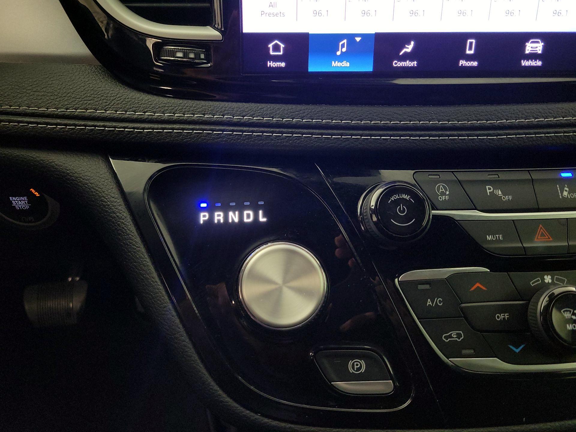 Thumbnail: 2023 Chrysler Pacifica - 17