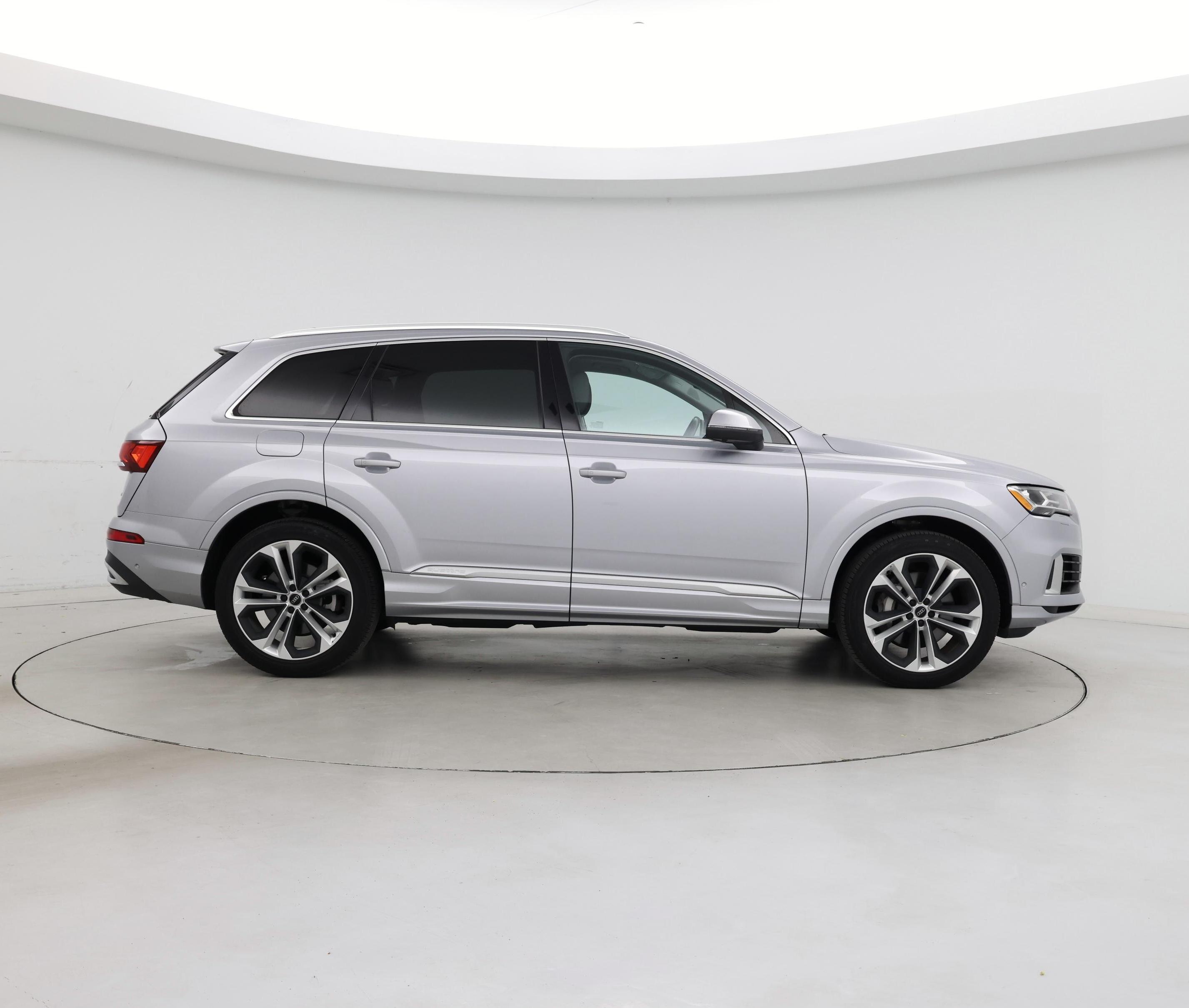 Thumbnail: 2020 Audi Q7 - 7