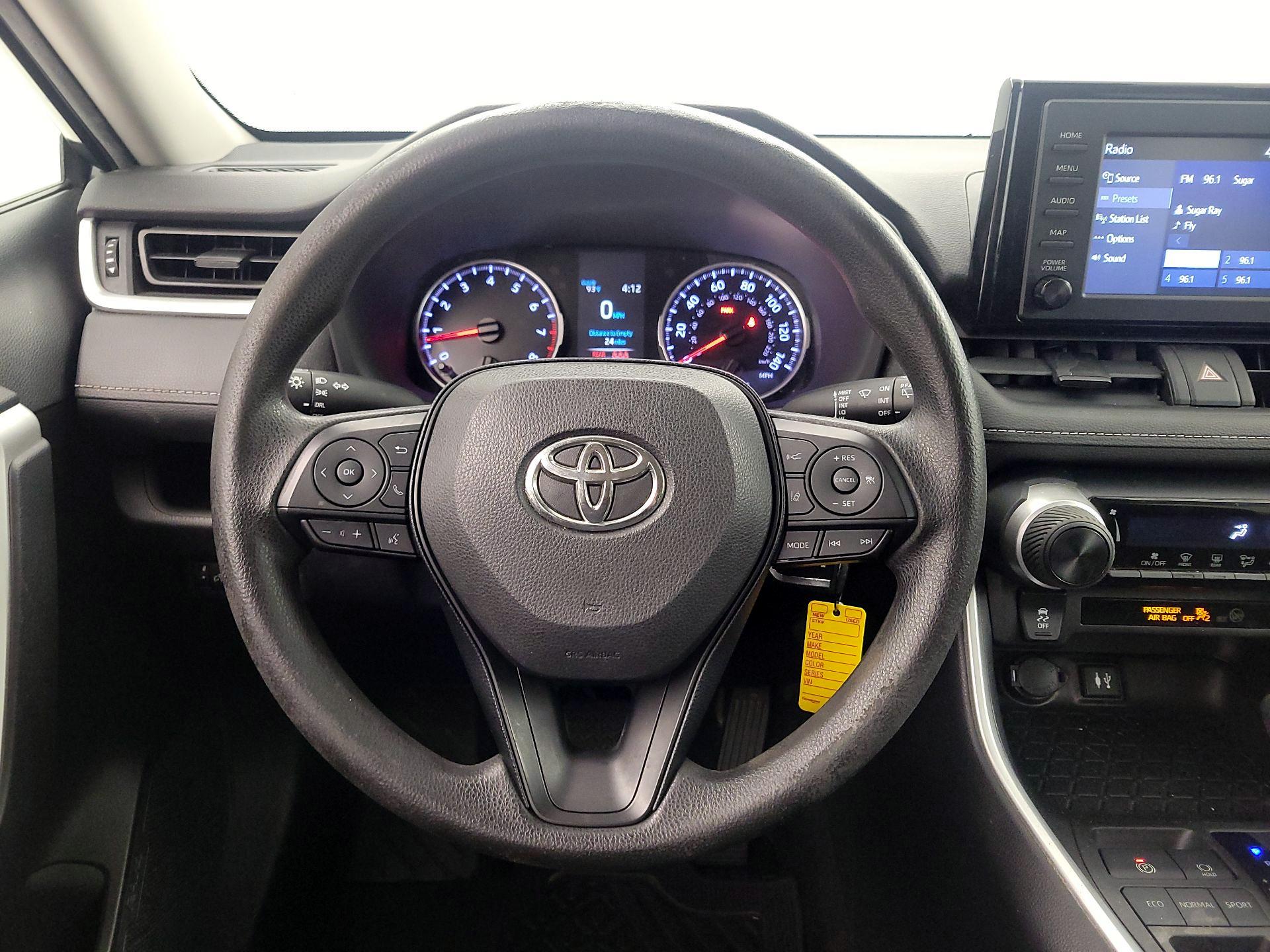 Thumbnail: 2019 Toyota RAV4 - 10