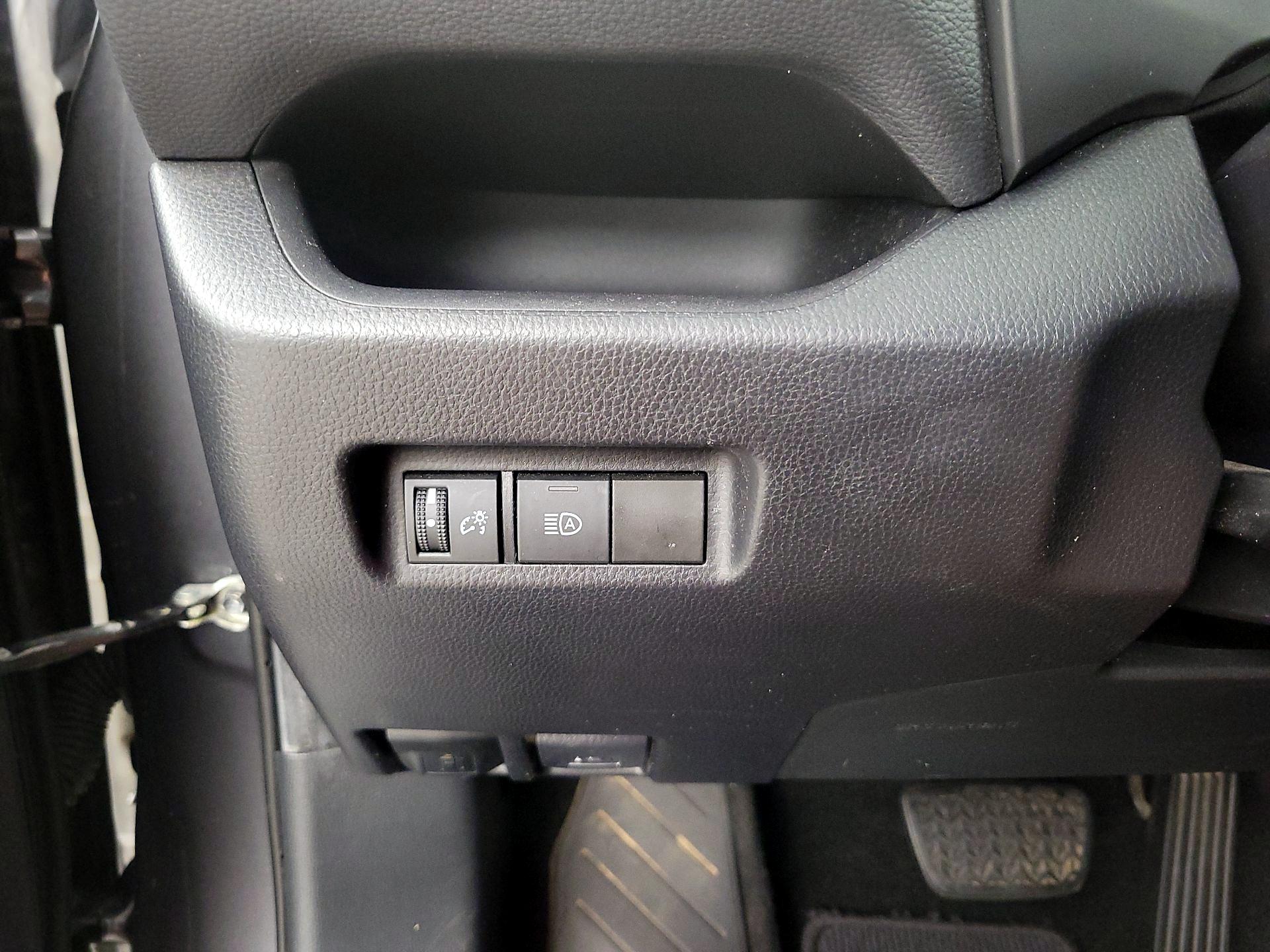 Thumbnail: 2019 Toyota RAV4 - 13