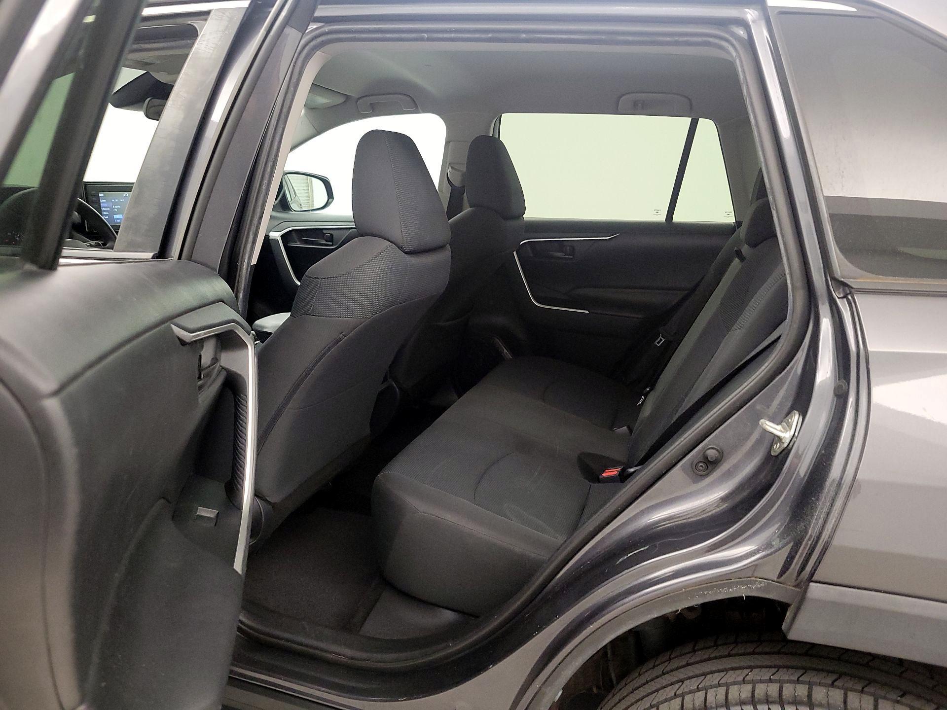 Thumbnail: 2019 Toyota RAV4 - 19
