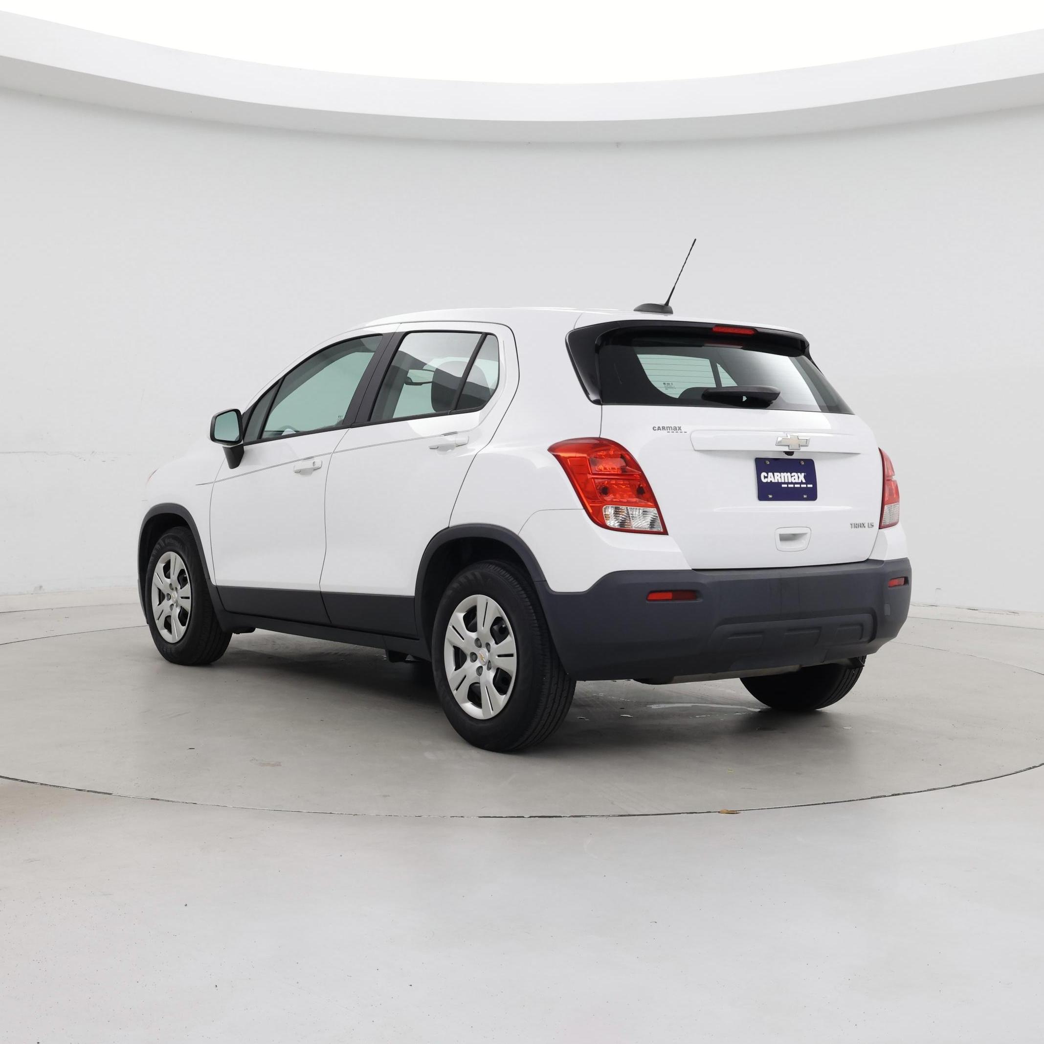 Thumbnail: 2015 Chevrolet Trax - 2