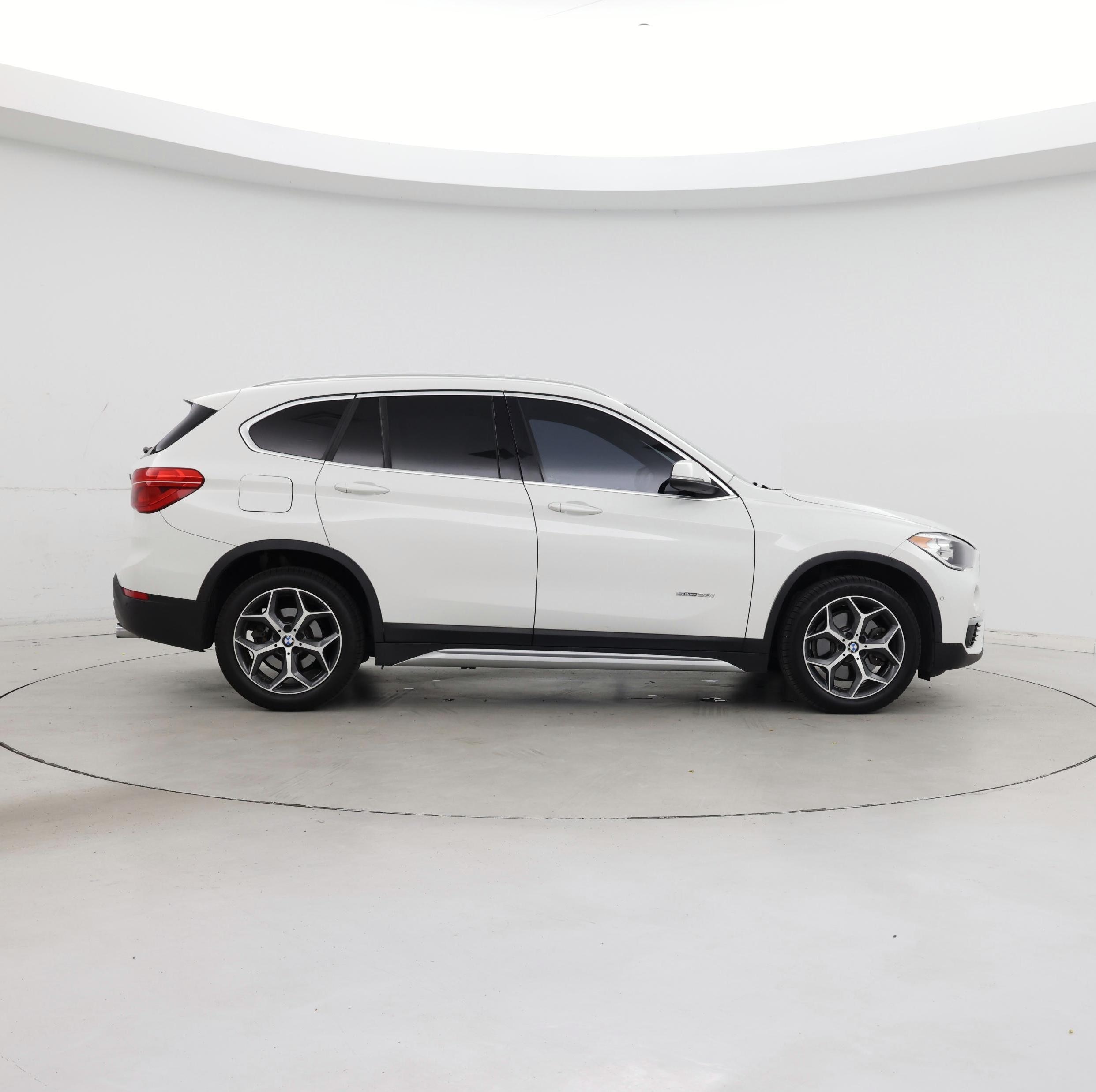 Thumbnail: 2018 BMW X1 - 7