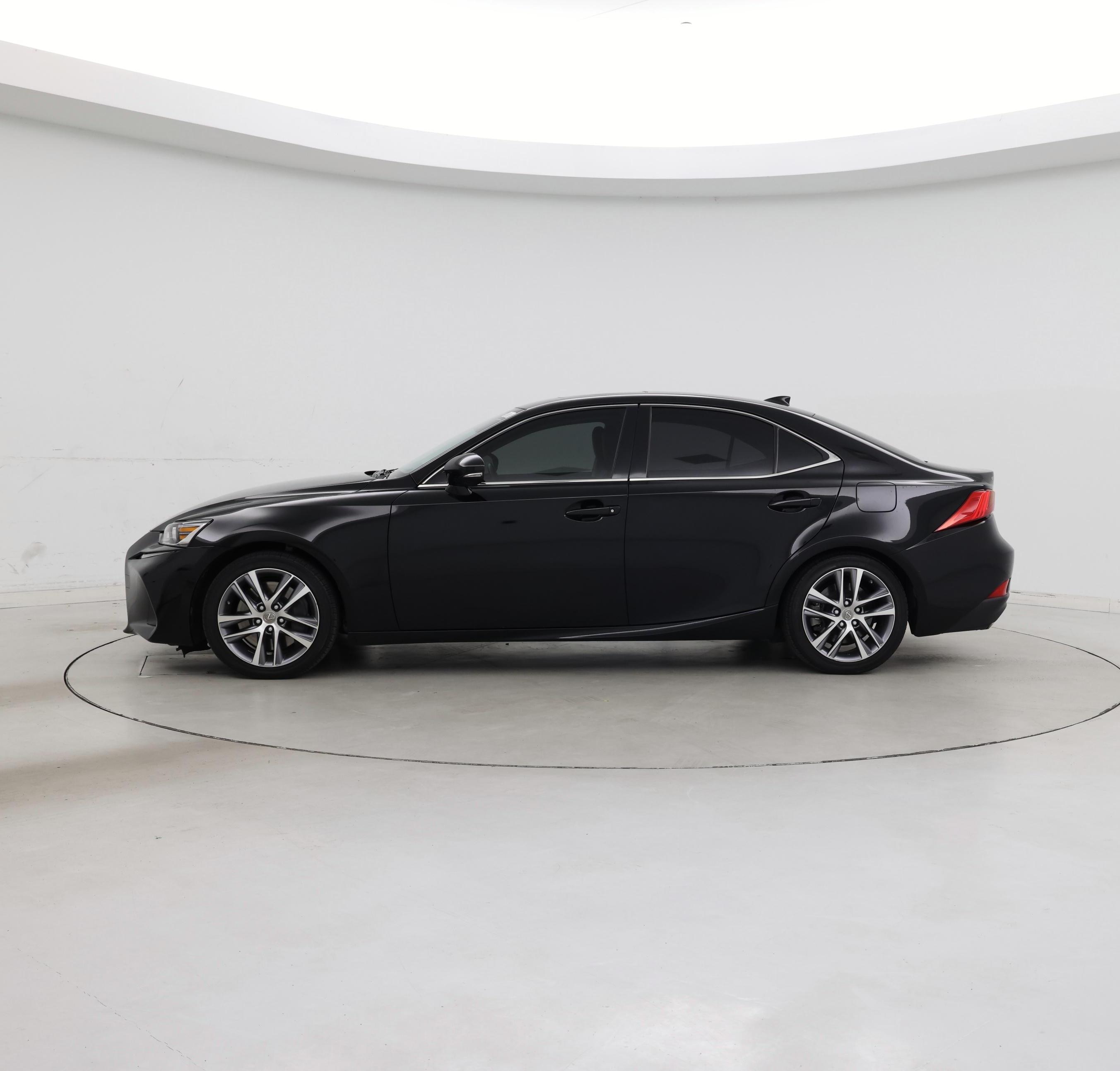 Thumbnail: 2018 Lexus IS - 3