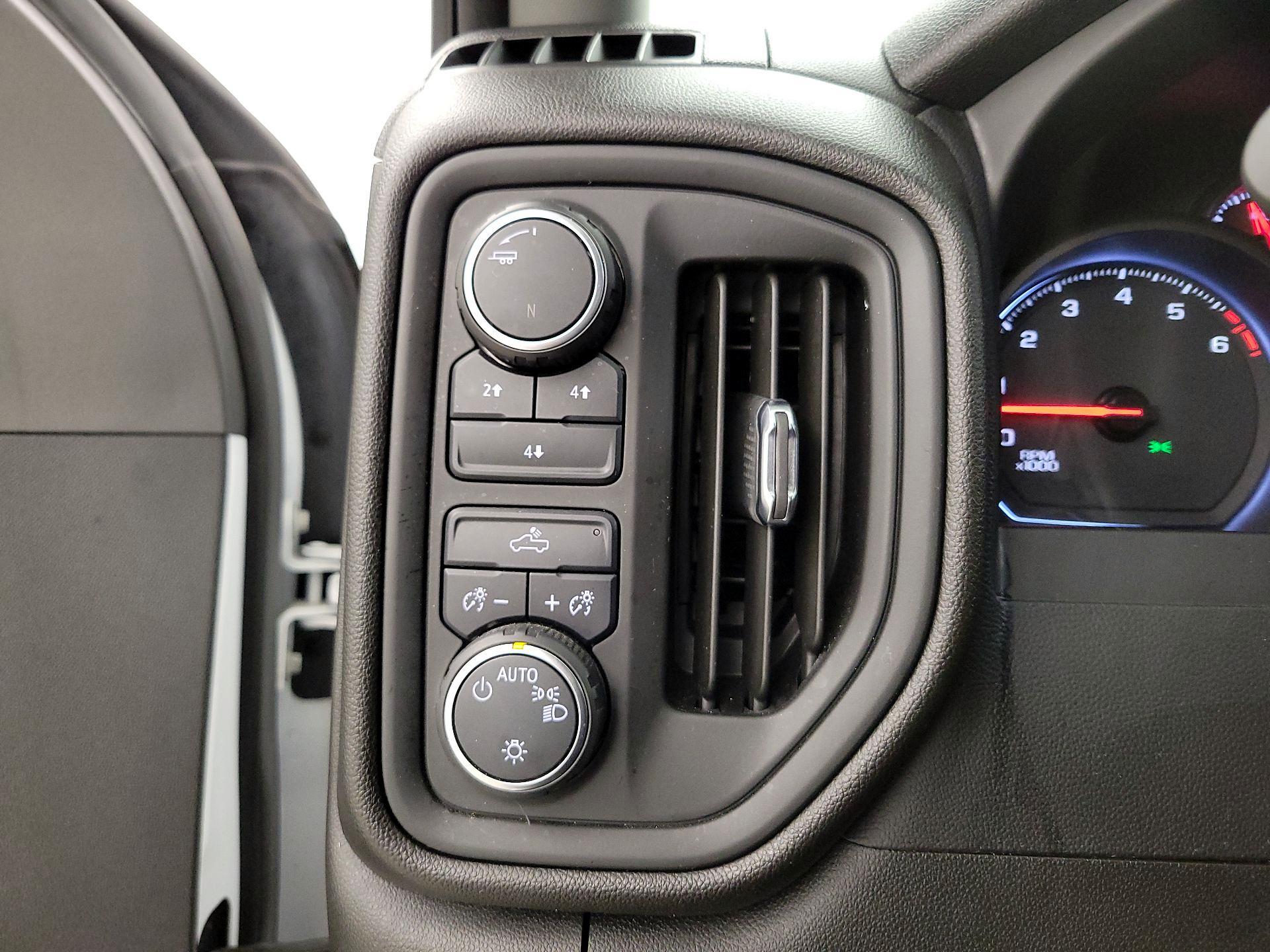 Thumbnail: 2022 Chevrolet Silverado 2500 - 13