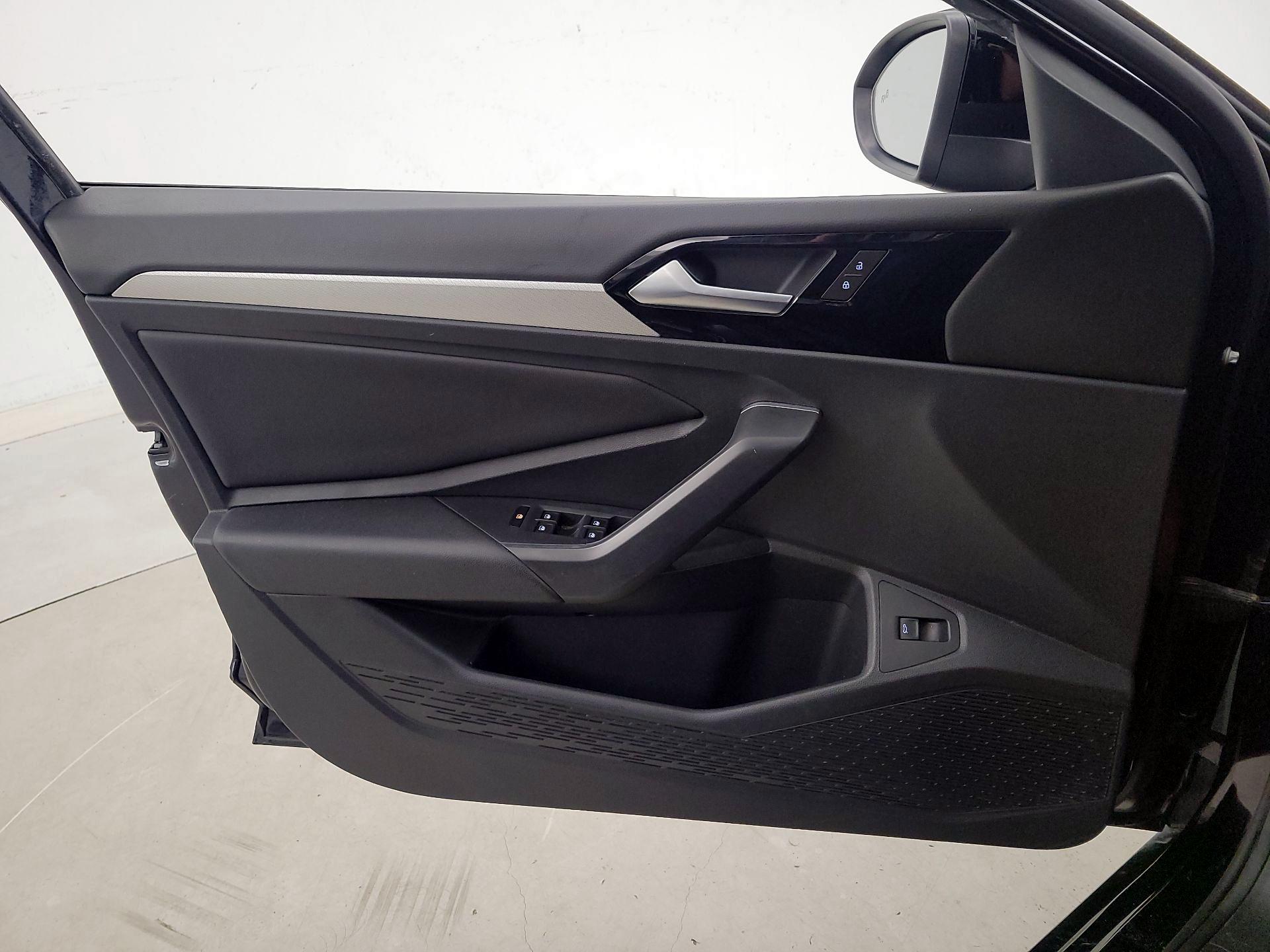 Thumbnail: 2019 Volkswagen Jetta - 12